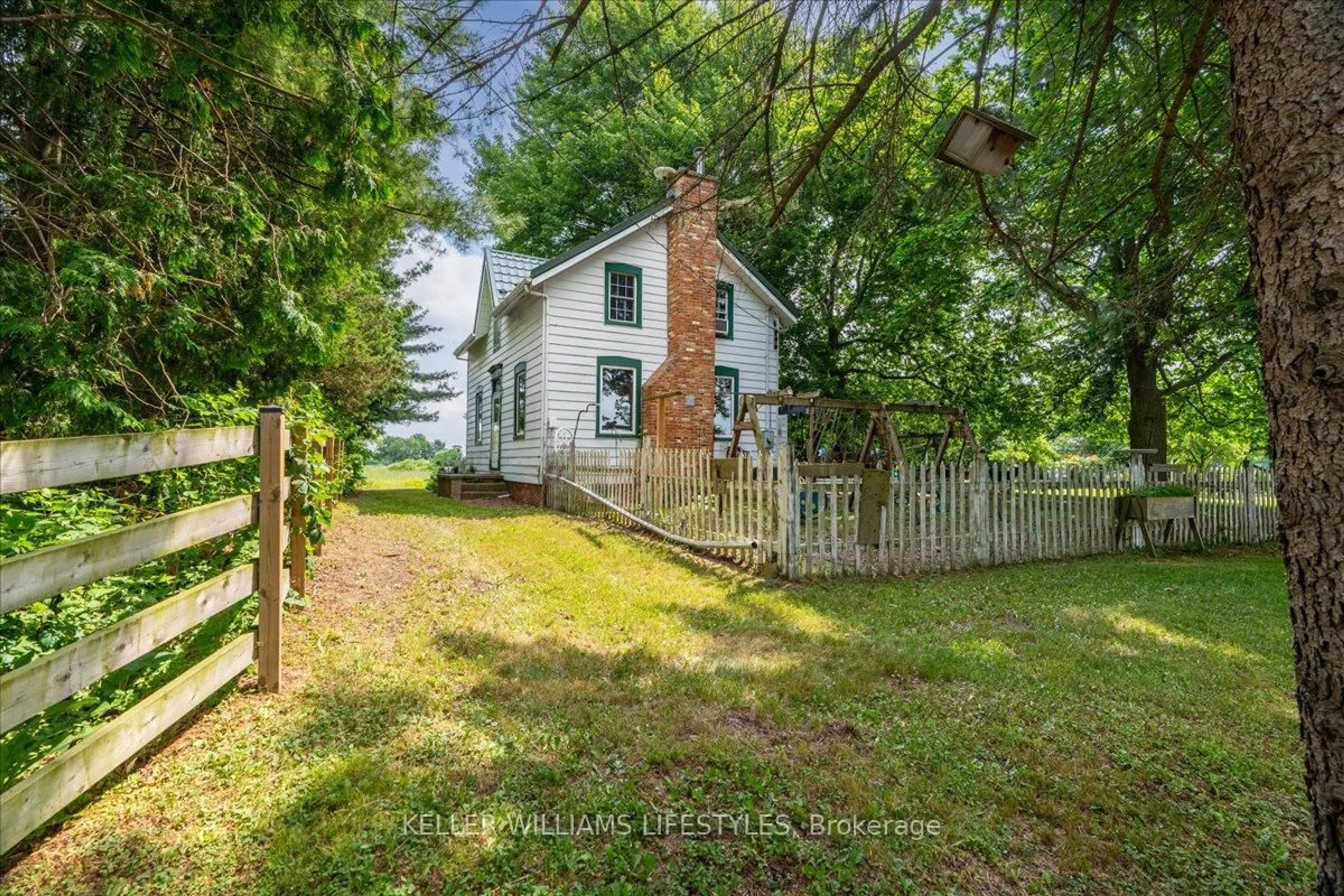 A pic from outside/outdoor area/front of a property/back of a property/a pic from drone, unknown for 837 Longwoods Rd, Southwest Middlesex Ontario N0L 1Z0