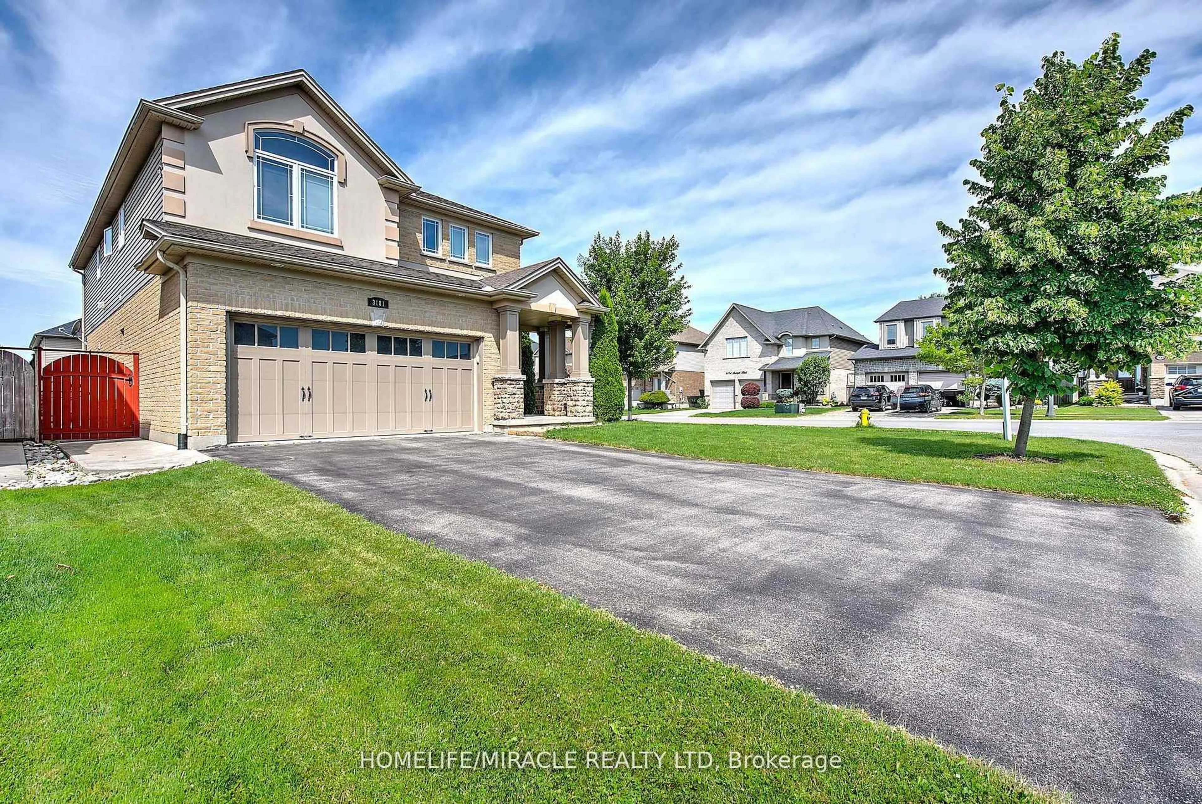 A pic from outside/outdoor area/front of a property/back of a property/a pic from drone, street for 3181 Bayham Lane, London South Ontario N6P 1V5