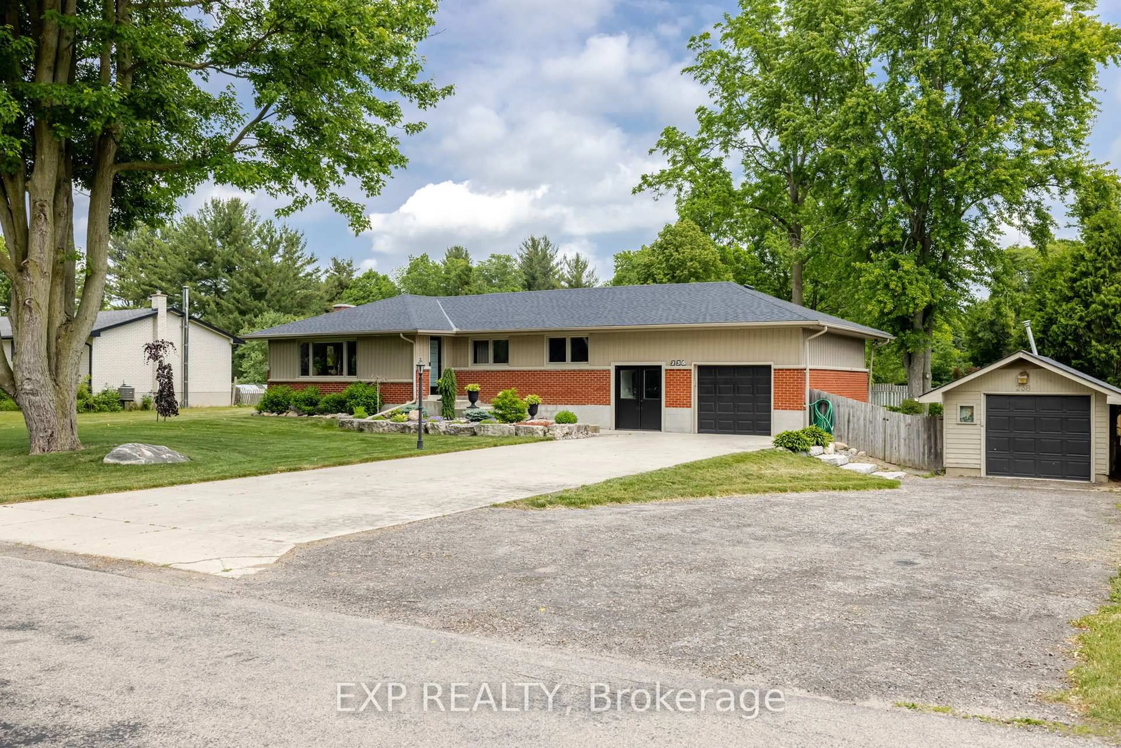 Unknown for 238 Minnie St, Thames Centre Ontario N0L 1G0