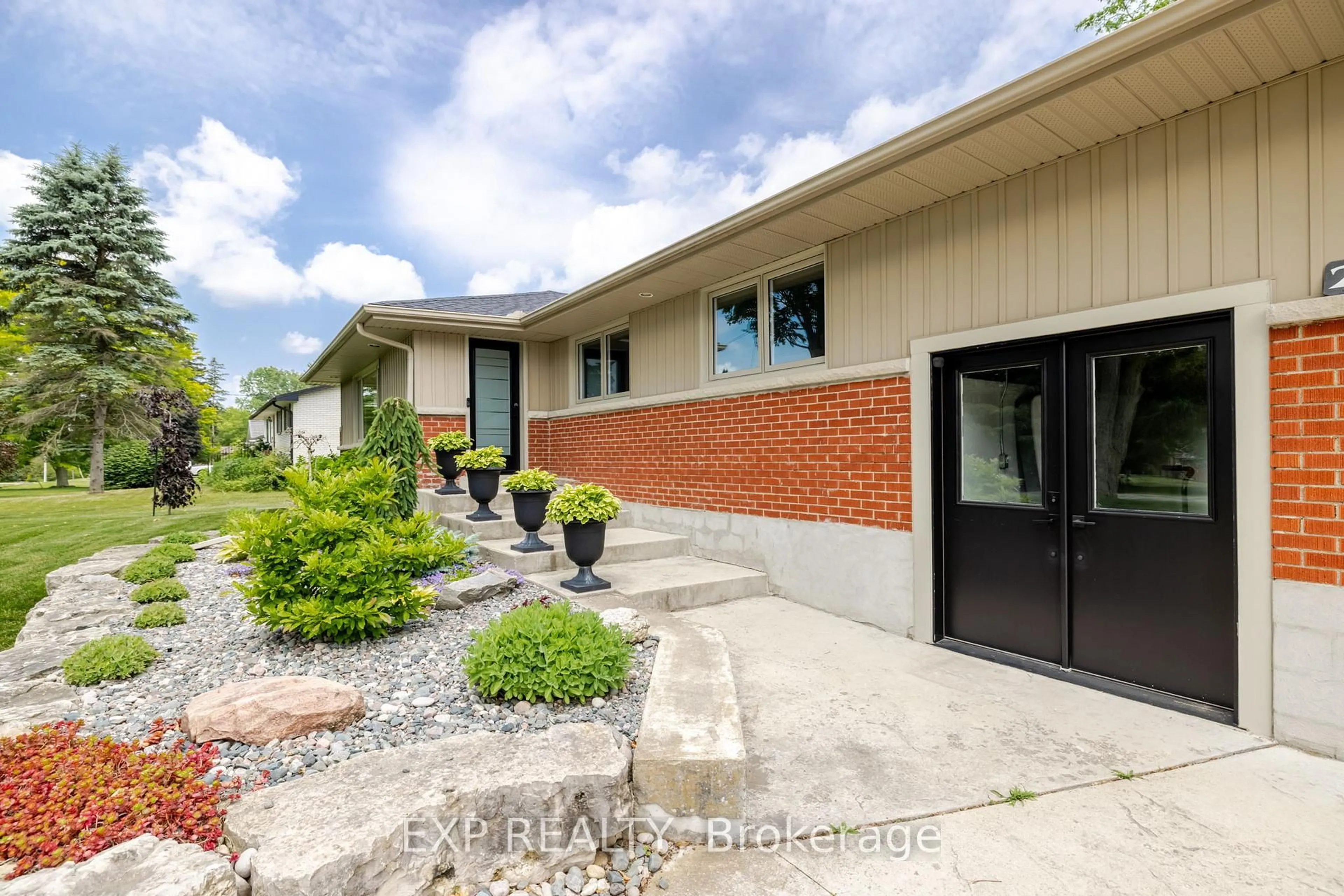 Home with brick exterior material, unknown for 238 Minnie St, Thames Centre Ontario N0L 1G0