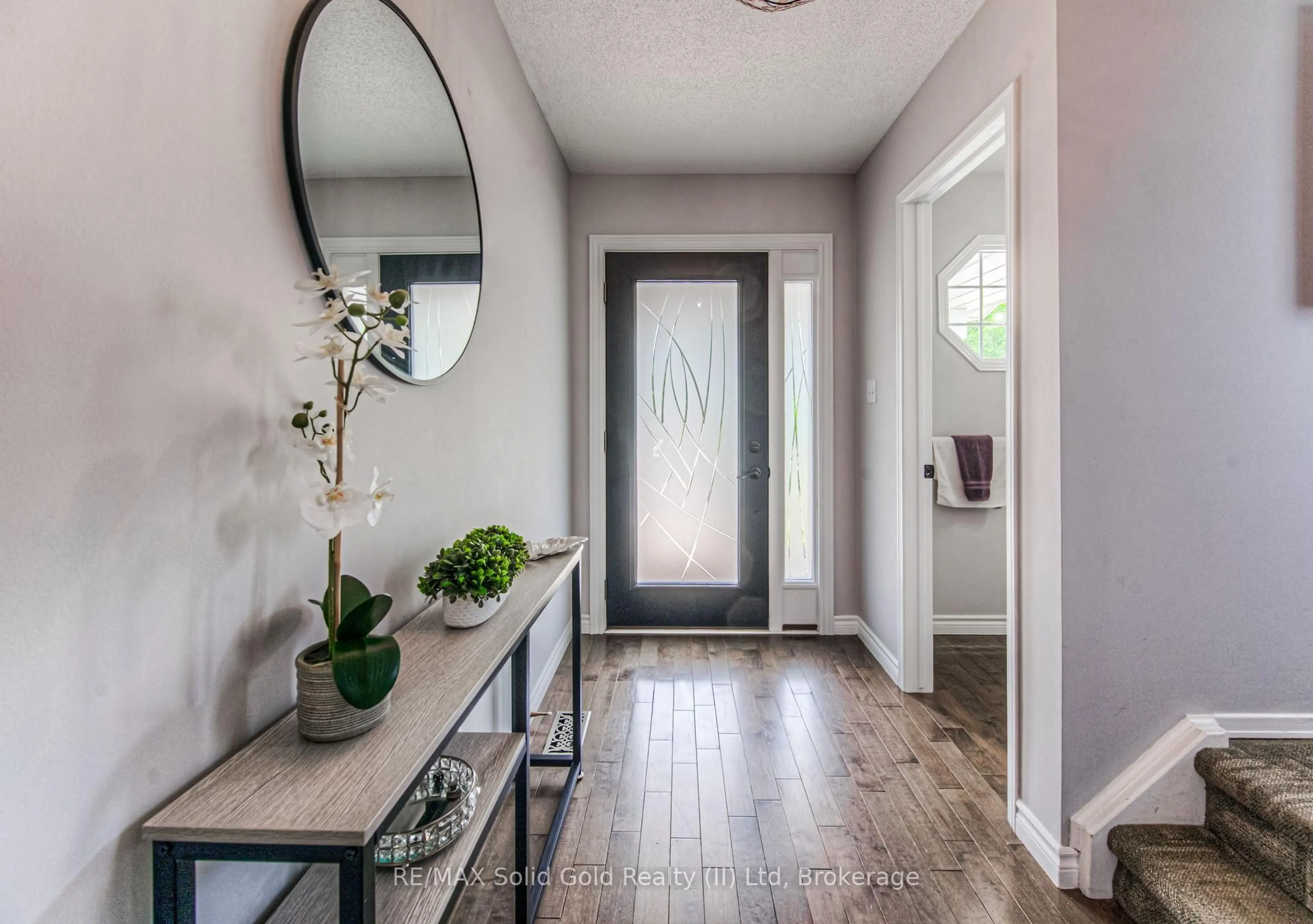 Indoor entryway for 194 Auburn Dr, Waterloo Ontario N2K 3T2