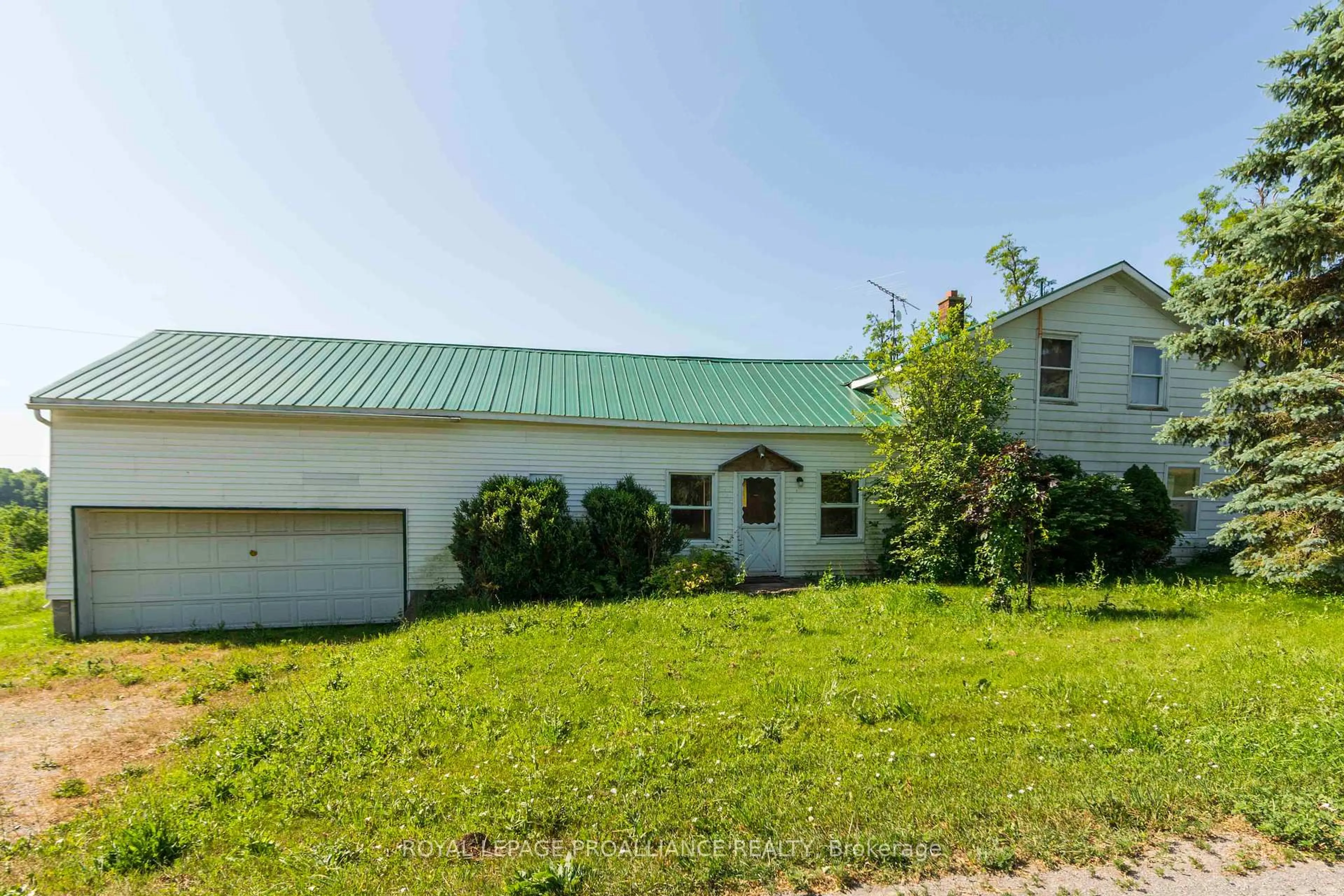 A pic from outside/outdoor area/front of a property/back of a property/a pic from drone, building for 649 County Road 27, Brighton Ontario K0K 1M0