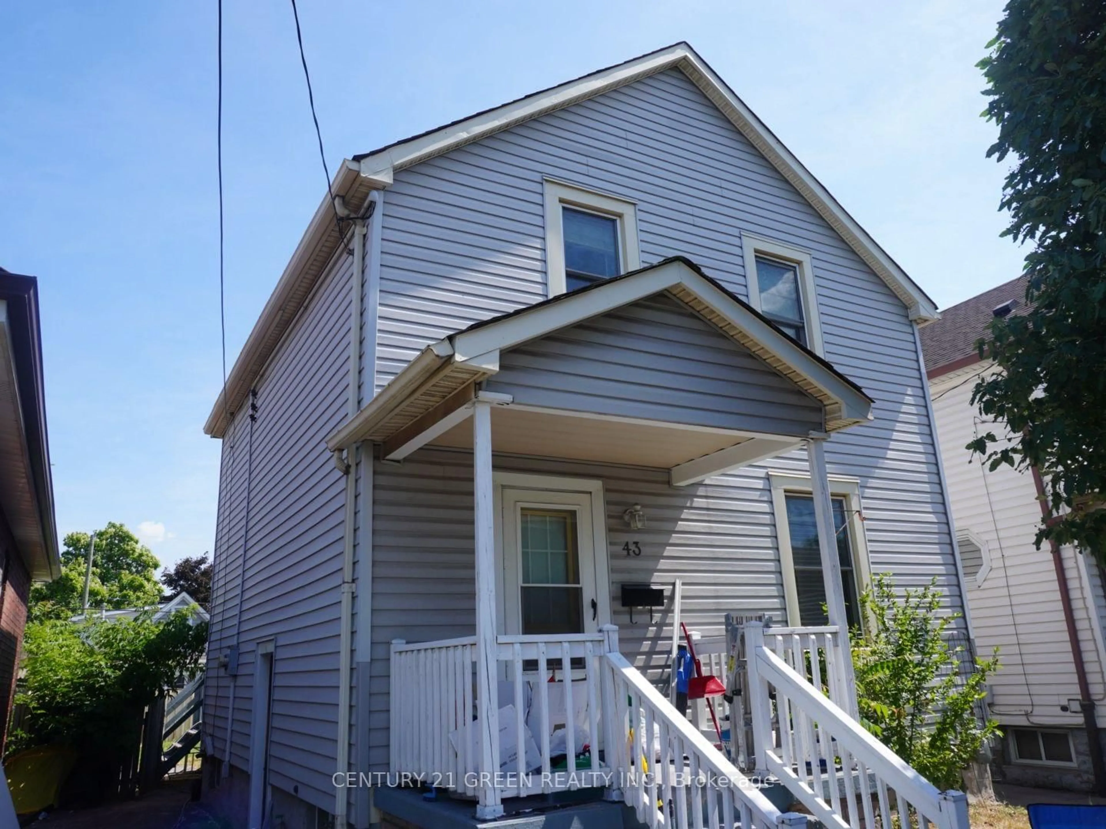 Home with vinyl exterior material, street for 43 Dalkeith Ave, Hamilton Ontario L8L 3J3