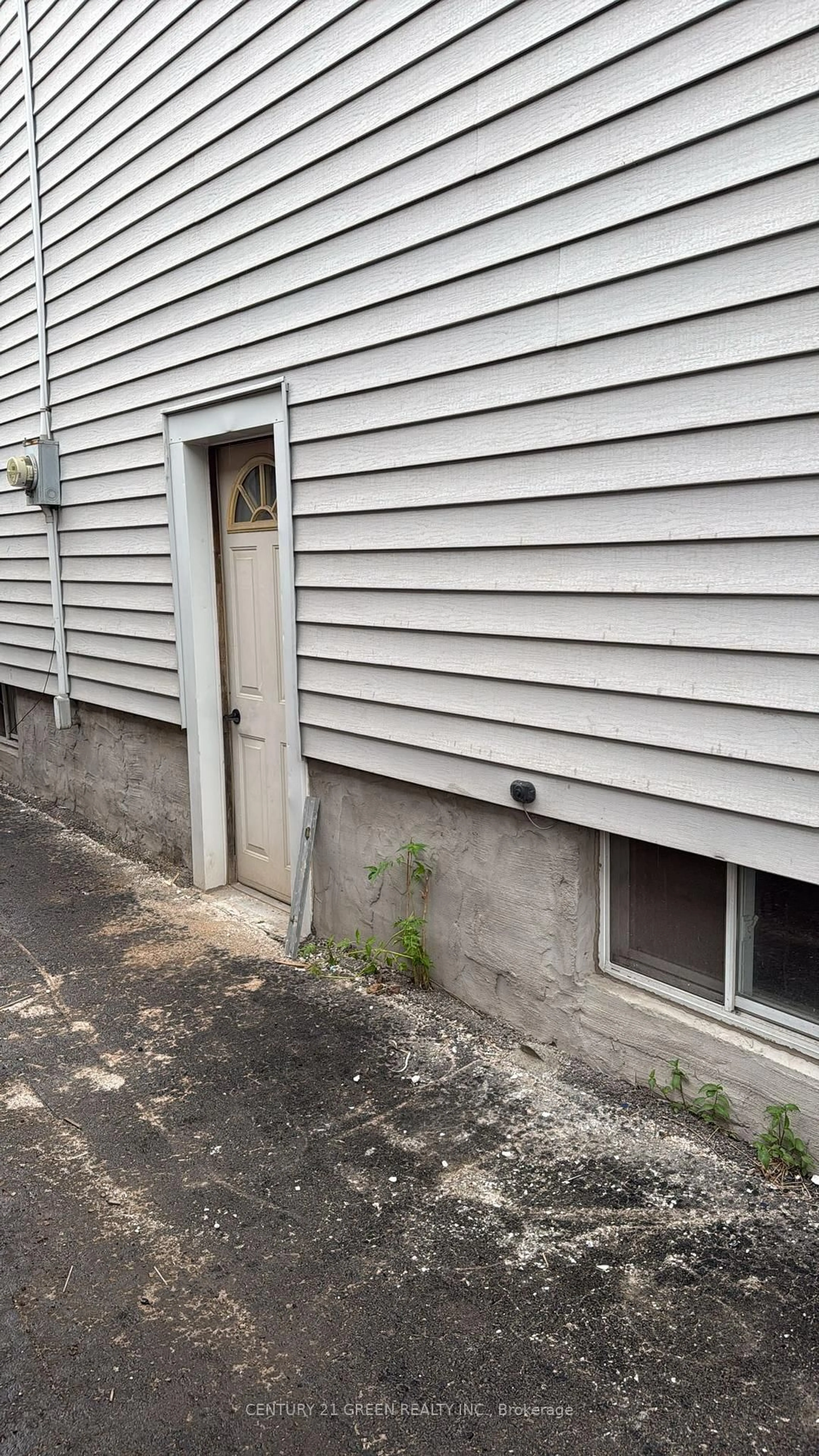 Unknown for 43 Dalkeith Ave, Hamilton Ontario L8L 3J3