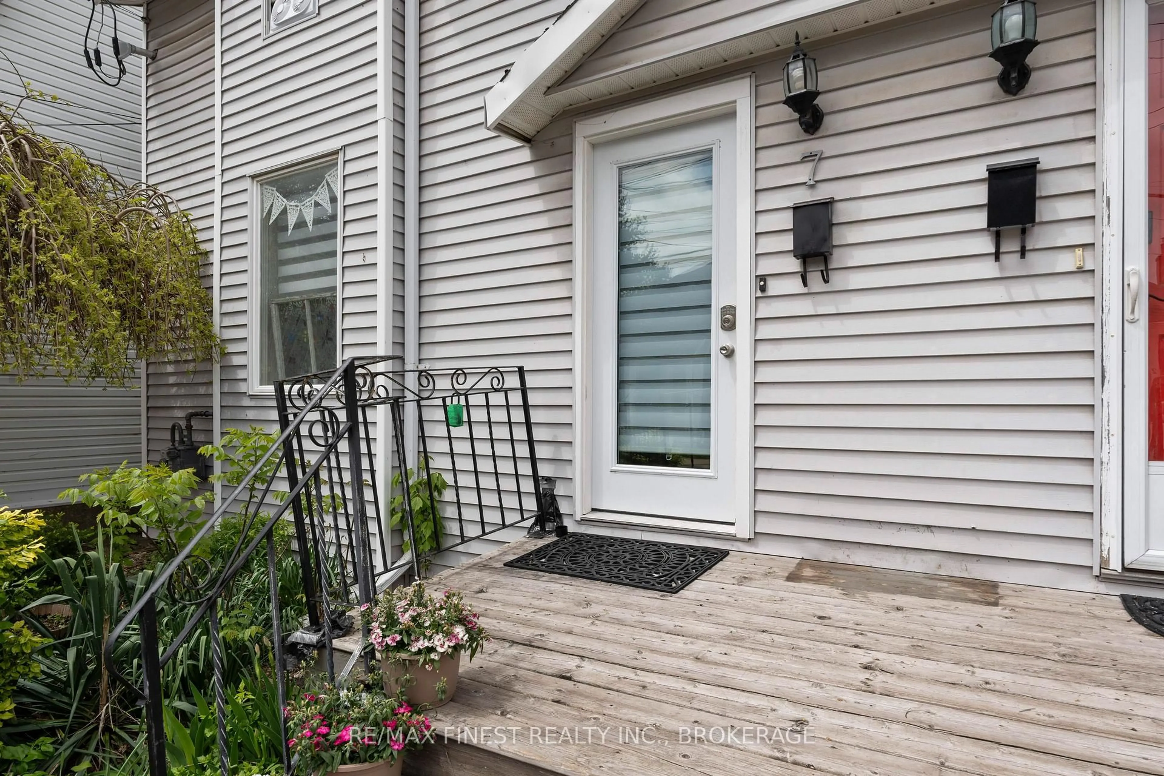 Unknown for 7 Markland St, Kingston Ontario K7K 1S2