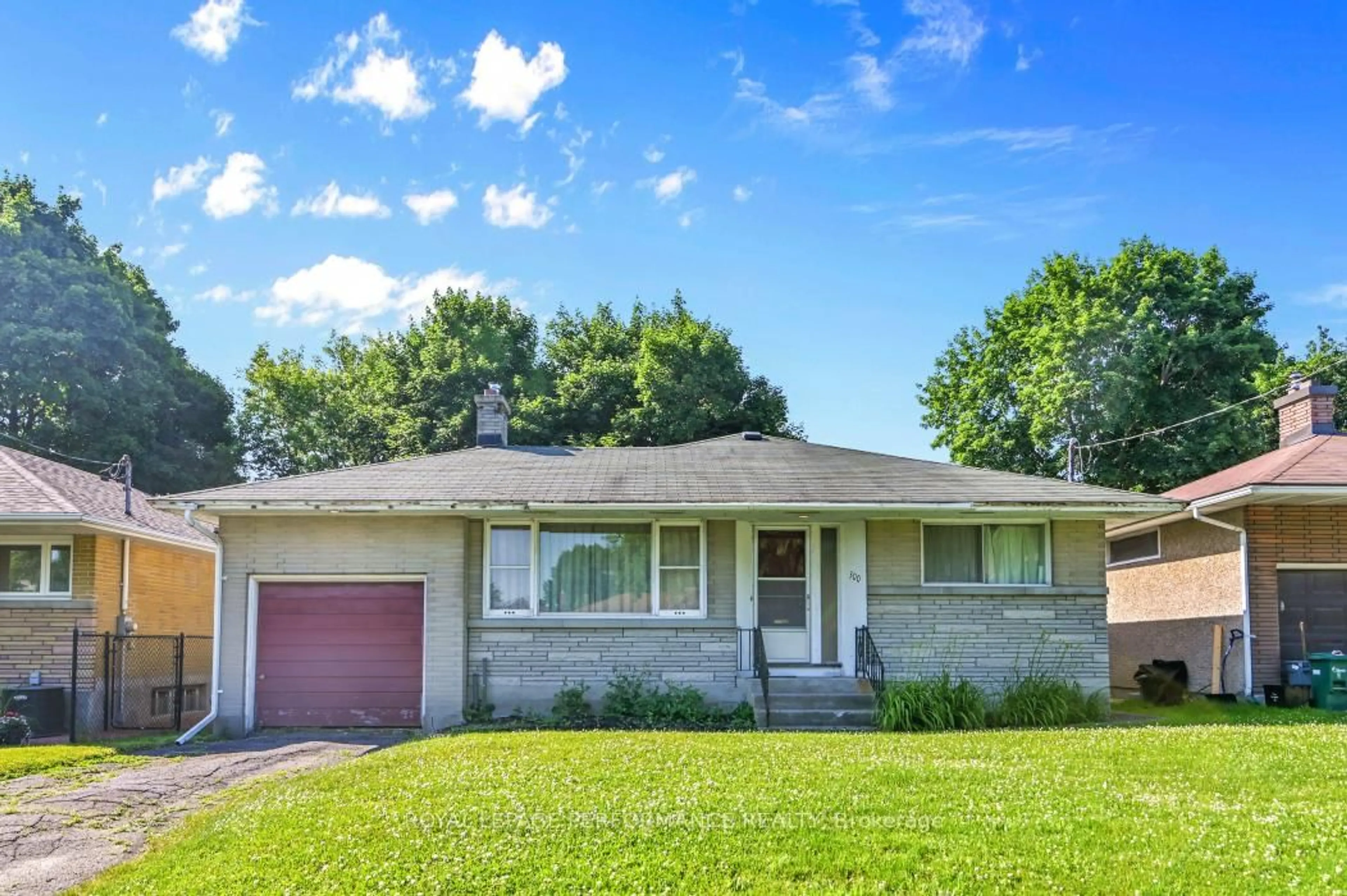 Unknown for 300 Parnell Ave, Ottawa Ontario K1Z 5J8