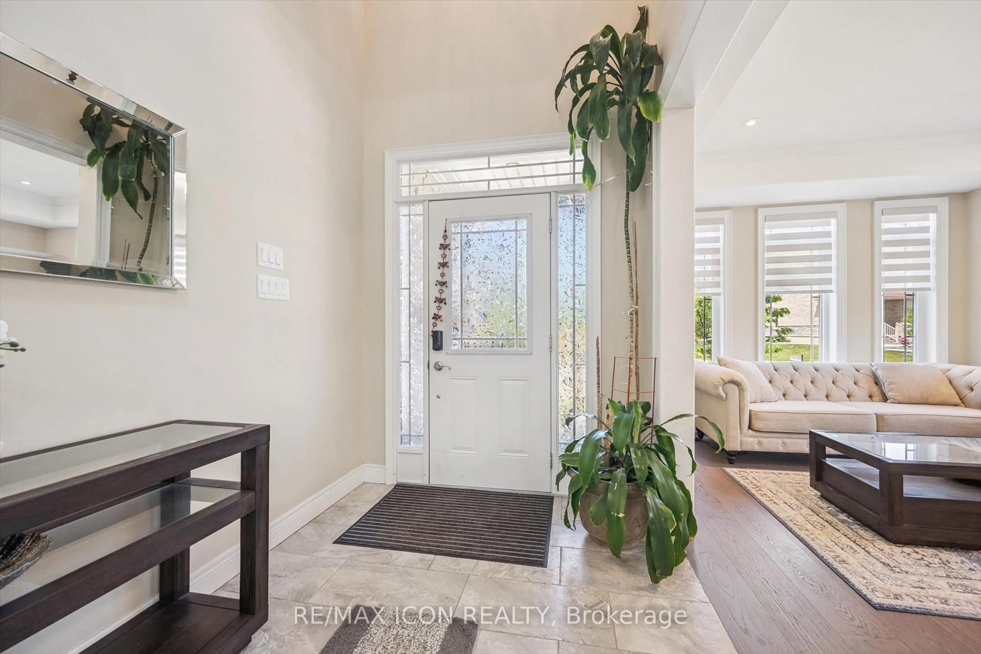 Indoor entryway for 779 Snowberry Crt, Waterloo Ontario N2V 0E7