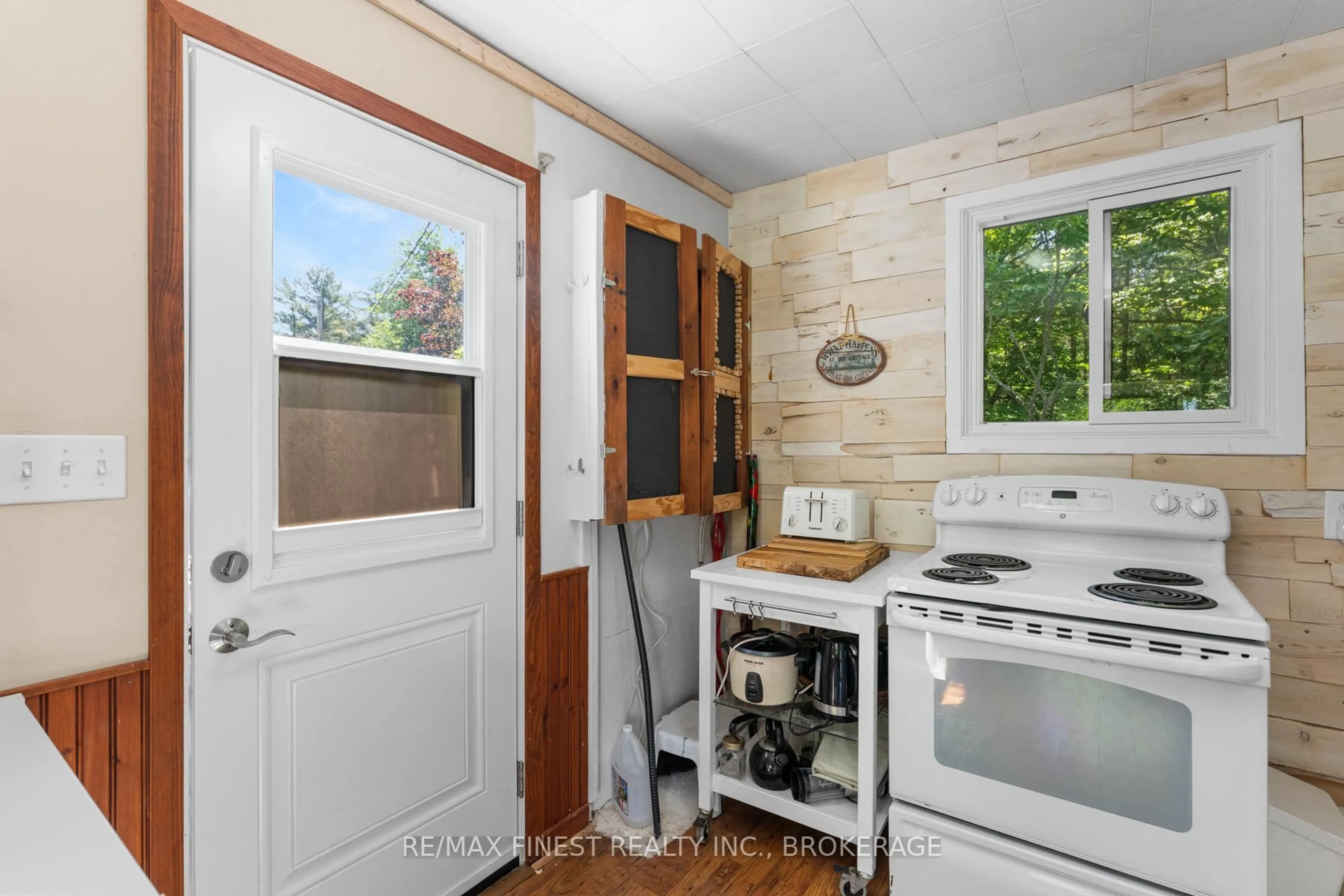 Standard kitchen, unknown for 59 Oak Haven Lane, Tichborne Ontario K0H 2V0