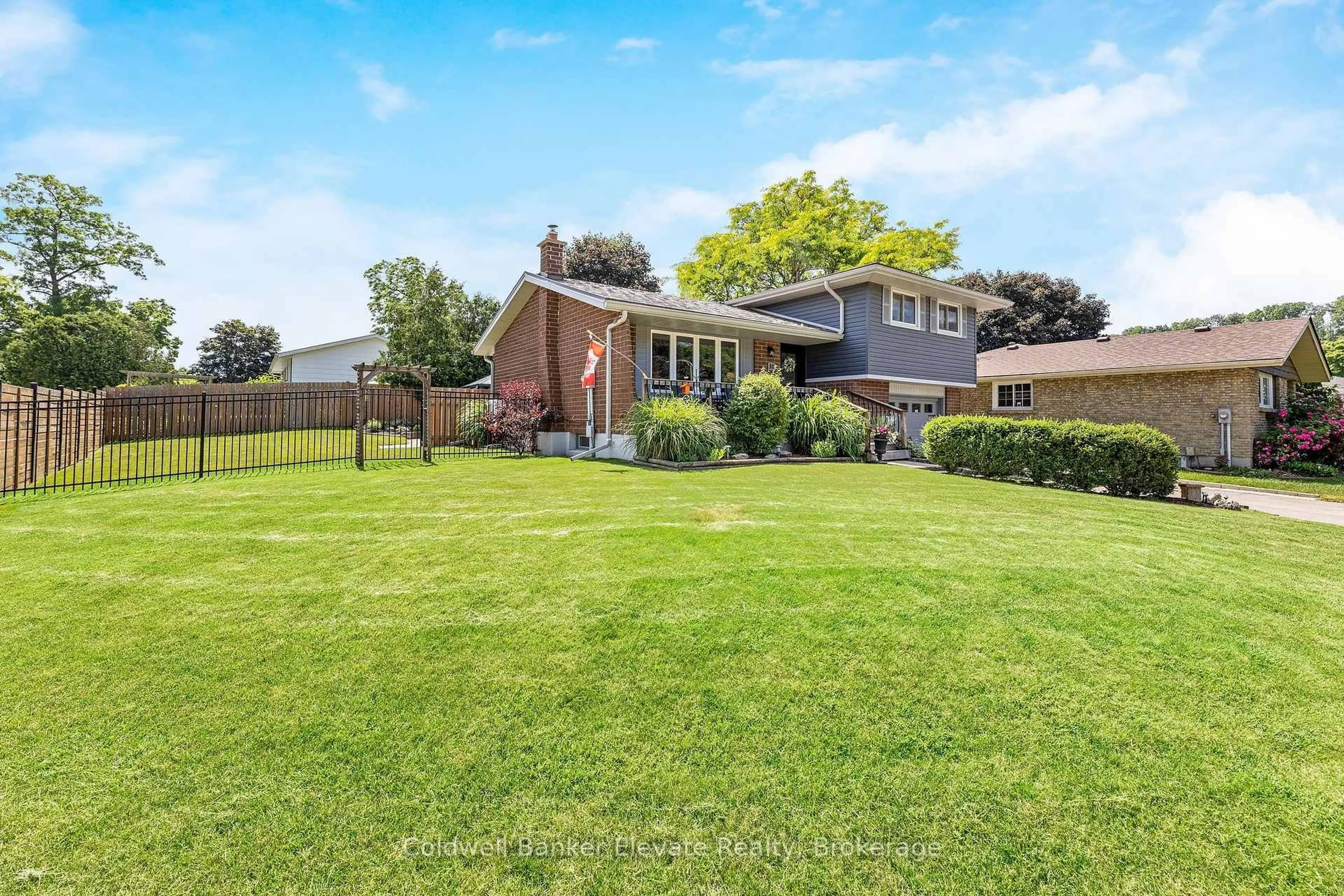 A pic from outside/outdoor area/front of a property/back of a property/a pic from drone, street for 10 Gilston Pkwy, Brant Ontario N3L 3K6