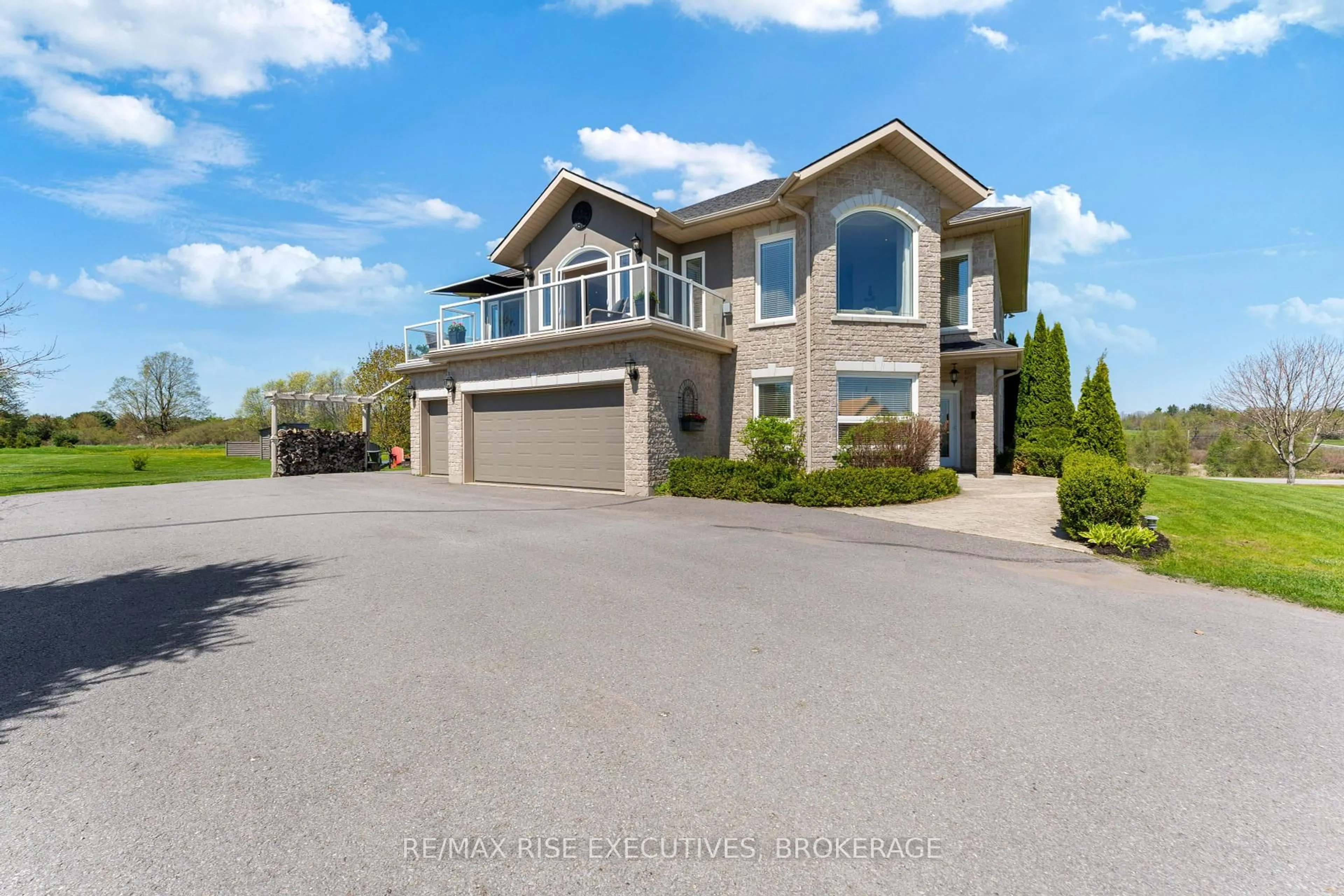 A pic from outside/outdoor area/front of a property/back of a property/a pic from drone, water/lake/river/ocean view for 97 Binnacle View Dr, Front of Leeds & Seeleys Bay Ontario K7G 2V5