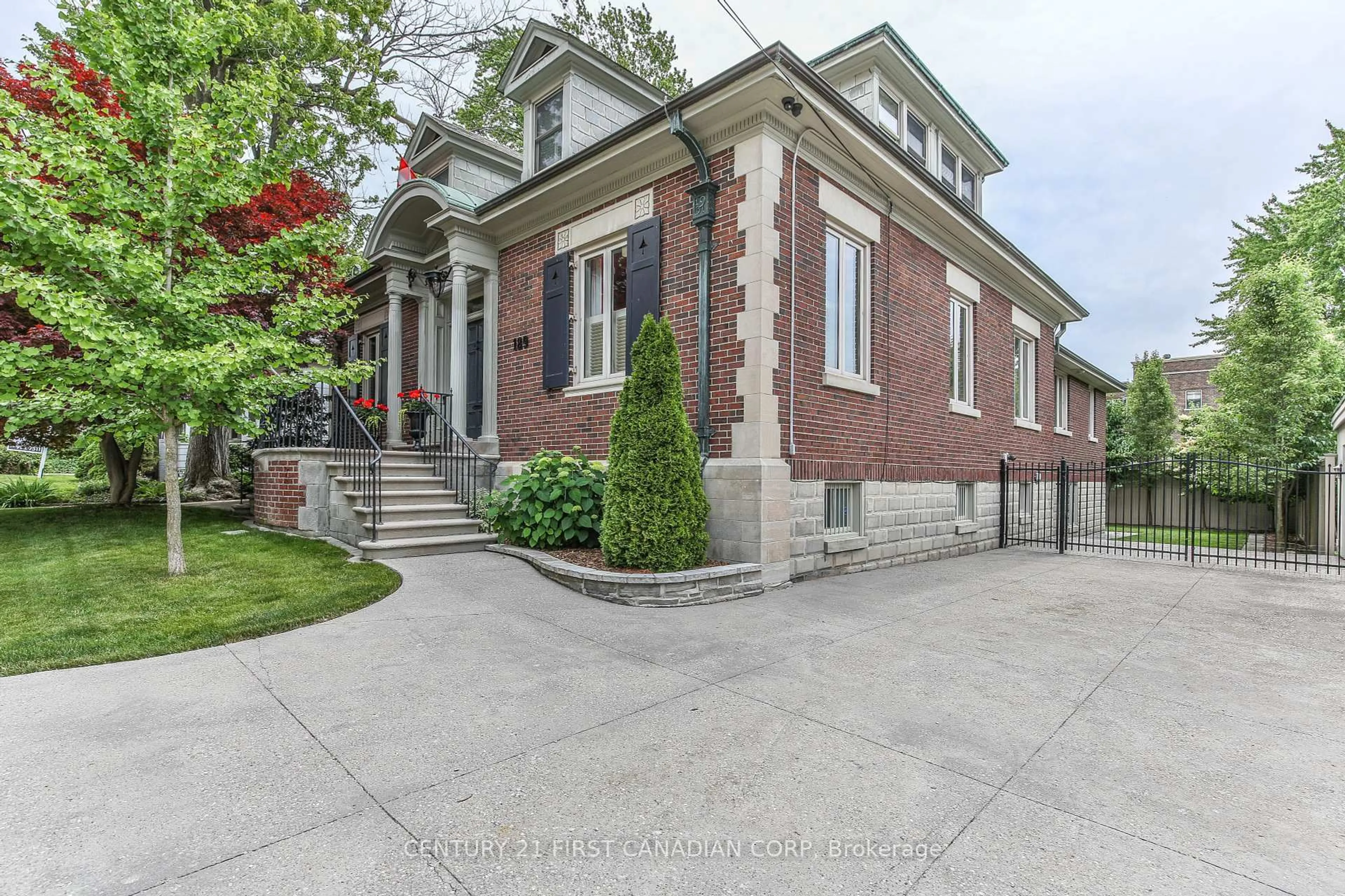Home with brick exterior material, street for 189 College Ave, London East Ontario N6A 1X9