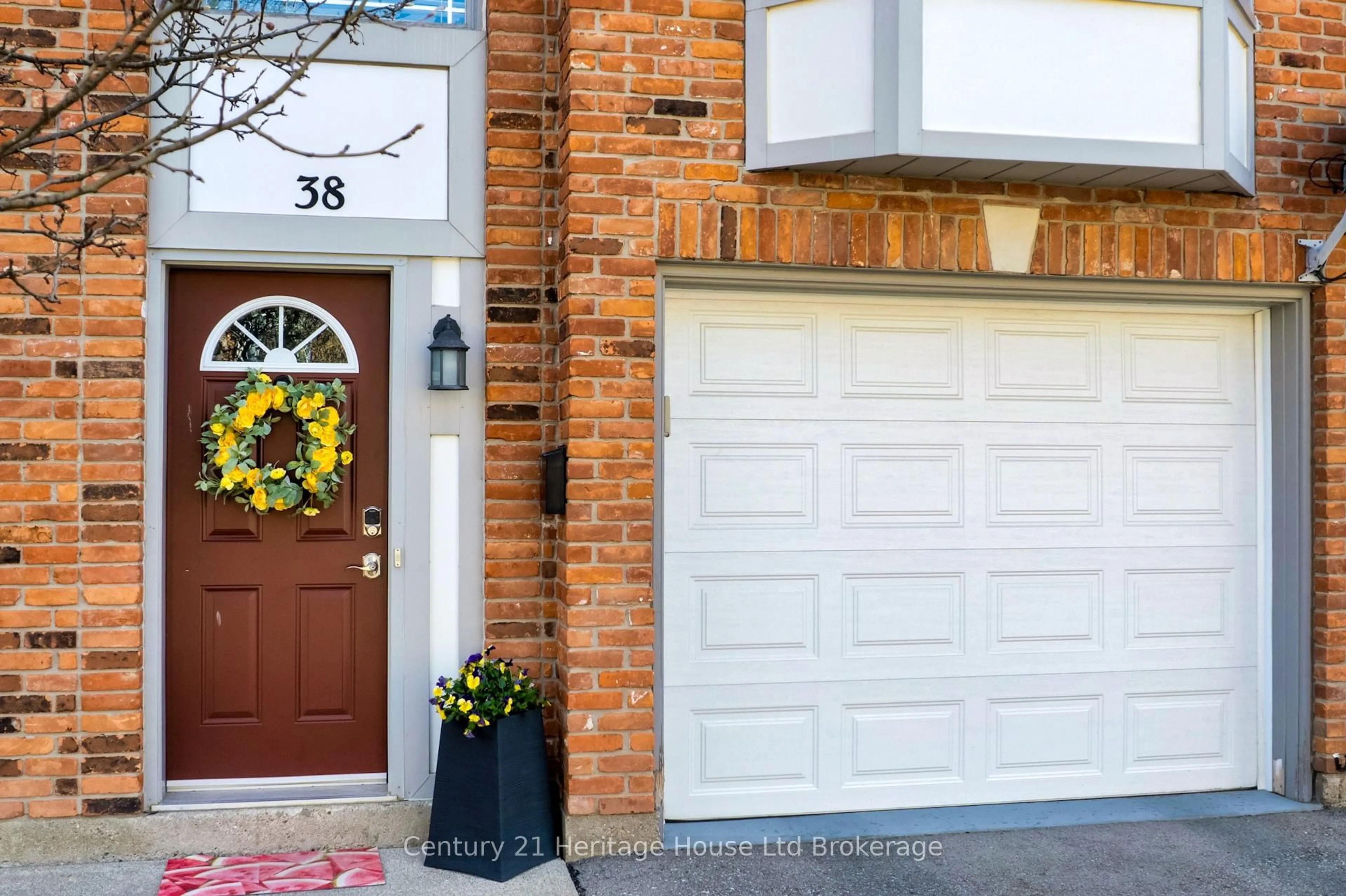 Home with brick exterior material, street for 46 Conestoga Rd #38, Woodstock Ontario N4T 1S4