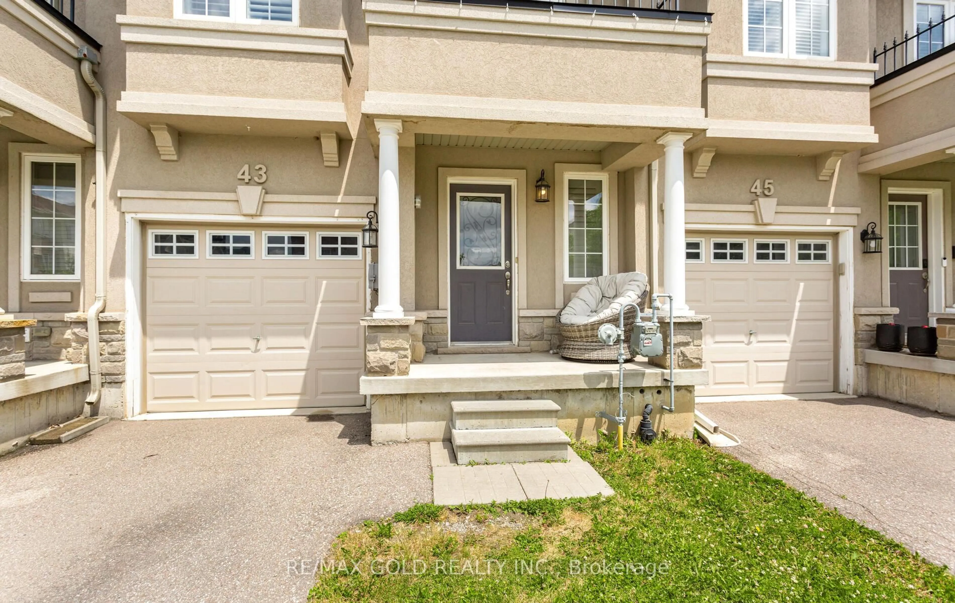 Indoor entryway for 43 Waterbridge St, Hamilton Ontario L8J 2V7