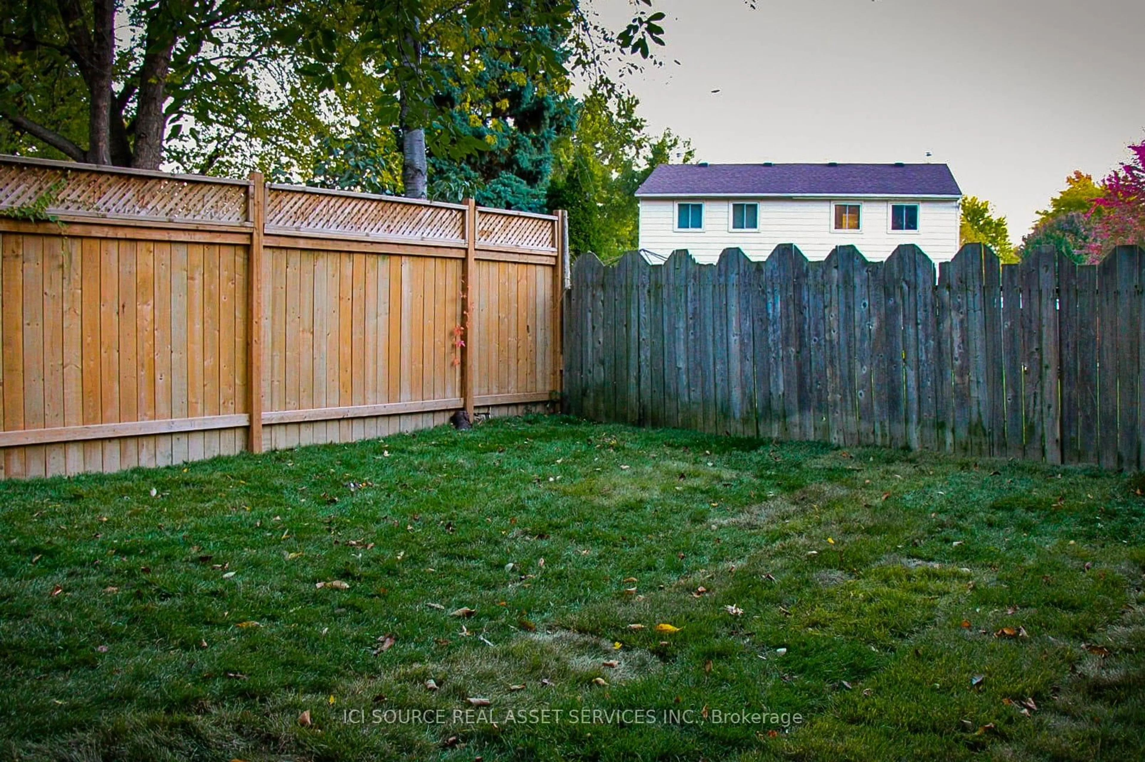 Patio, street for 155 Bedford Cres, Sarnia Ontario N7S 4B4