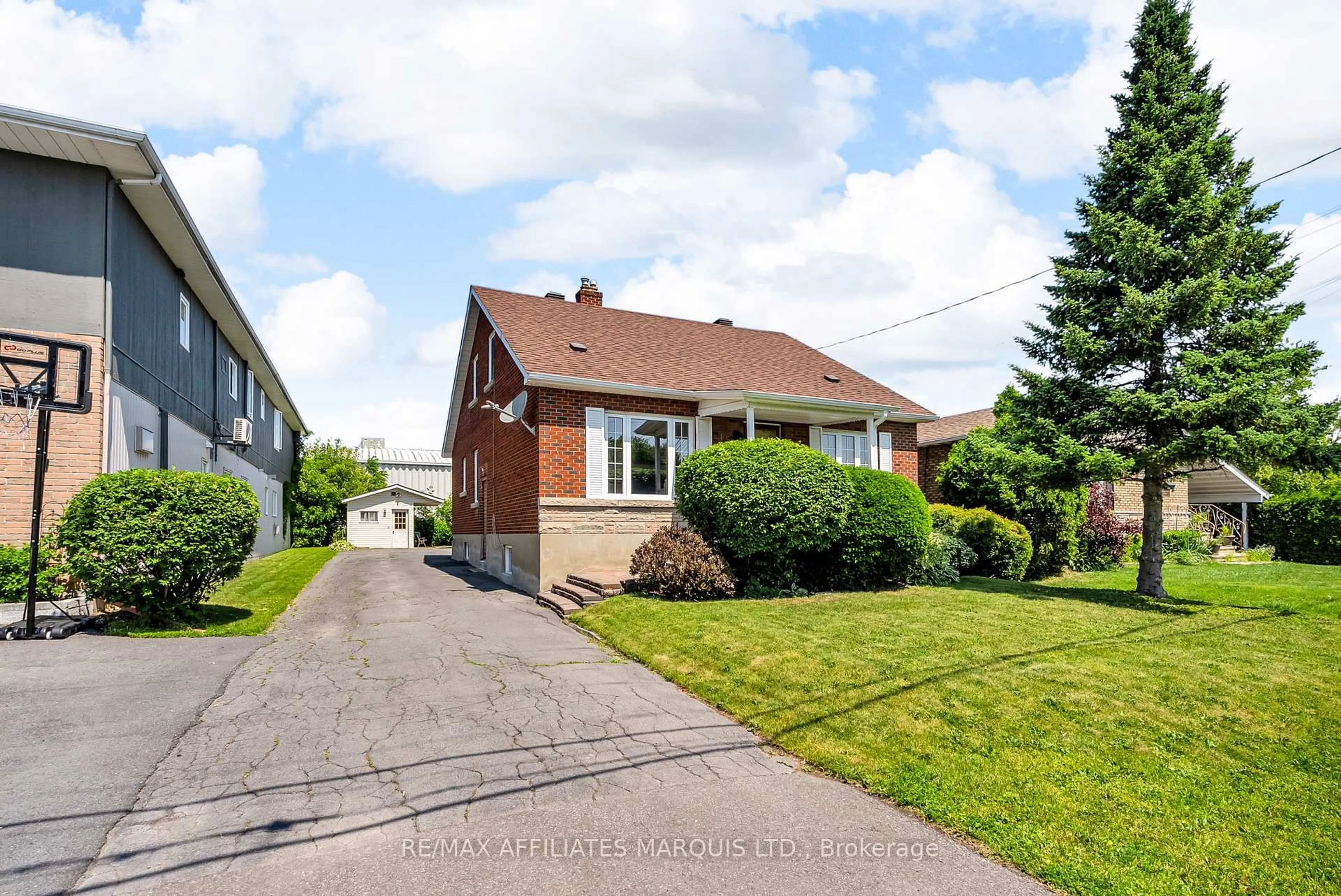 Unknown for 15-15A Christy St, Cornwall Ontario K6H 3B9