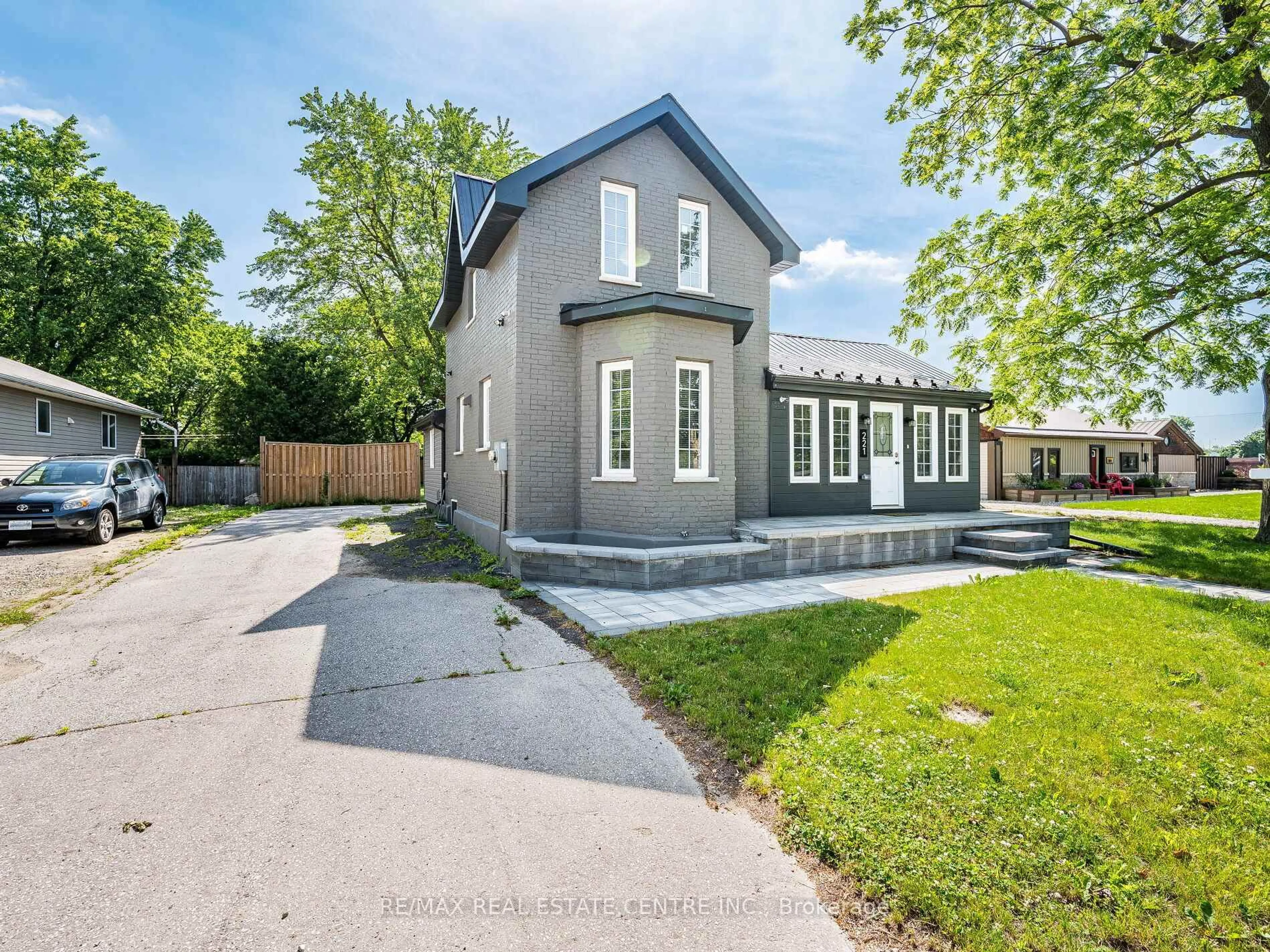 Unknown for 221 Isabella St, Wellington North Ontario N0G 1A0