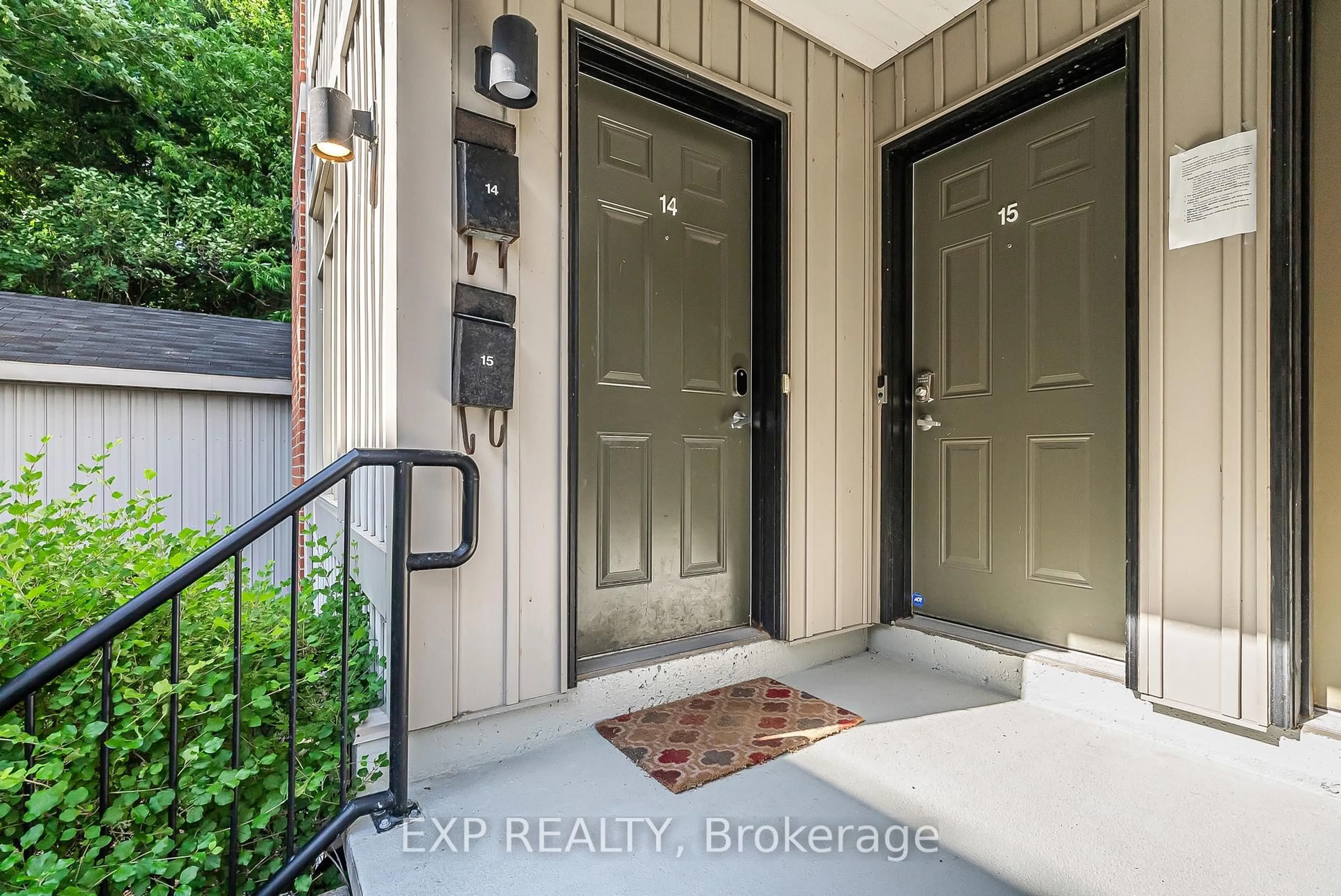 Indoor entryway for 797 Montreal Rd #14, Ottawa Ontario K1K 0S9