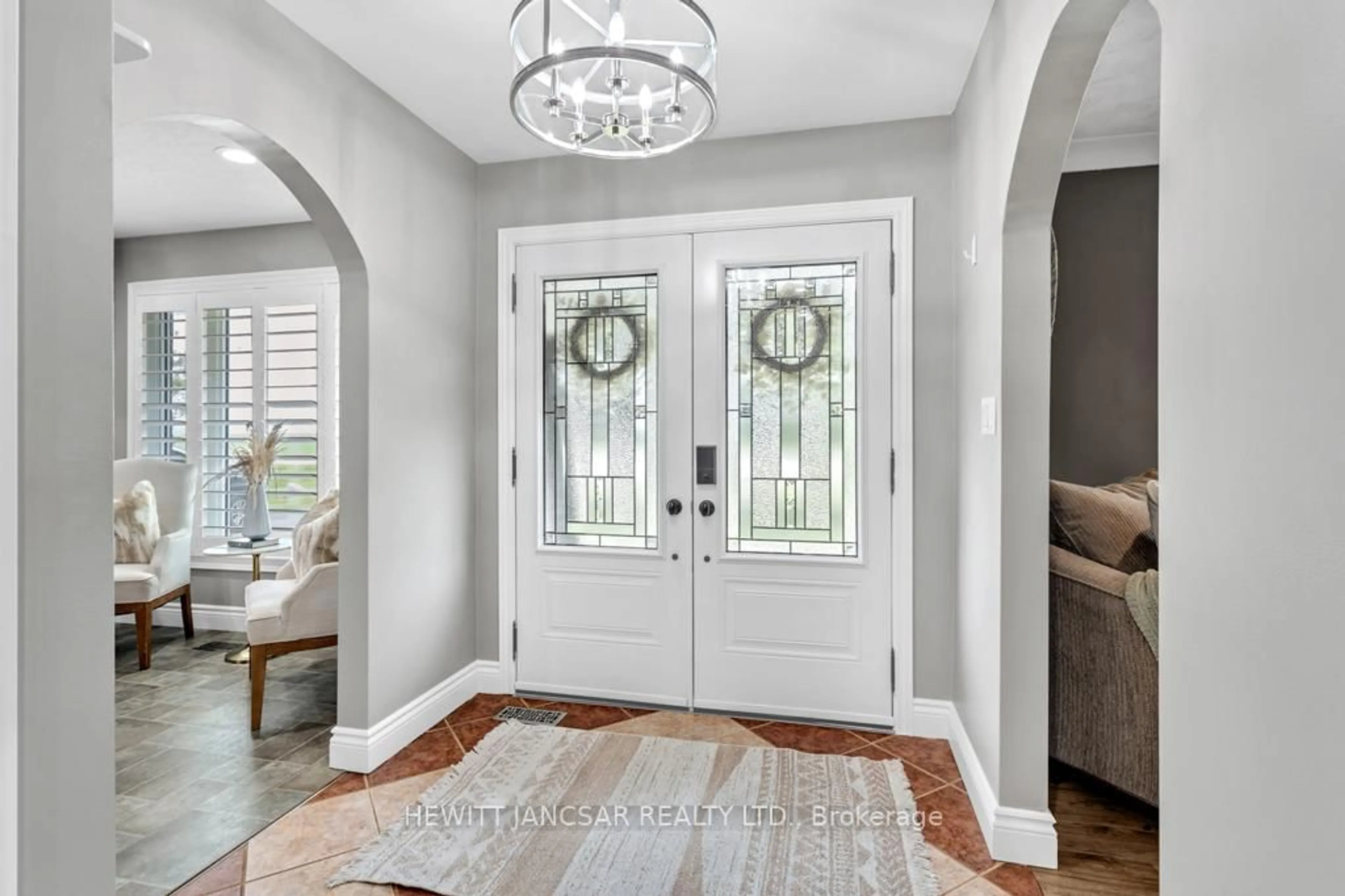 Indoor entryway for 886428 Oxford Rd 8 Rd, Blandford-Blenheim Ontario N0J 1B0