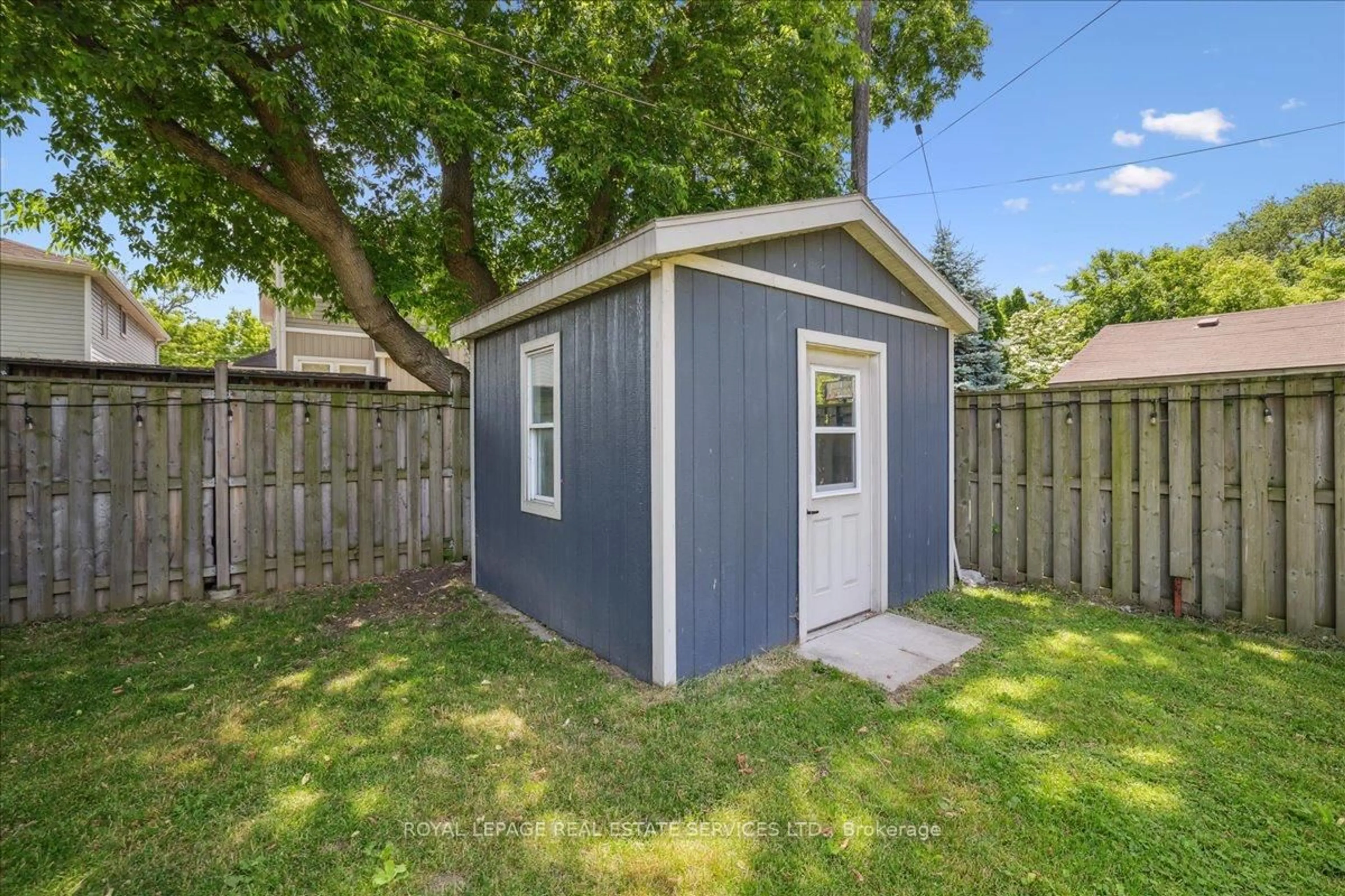 Shed for 4 Rembe Ave, Hamilton Ontario L8H 7G6