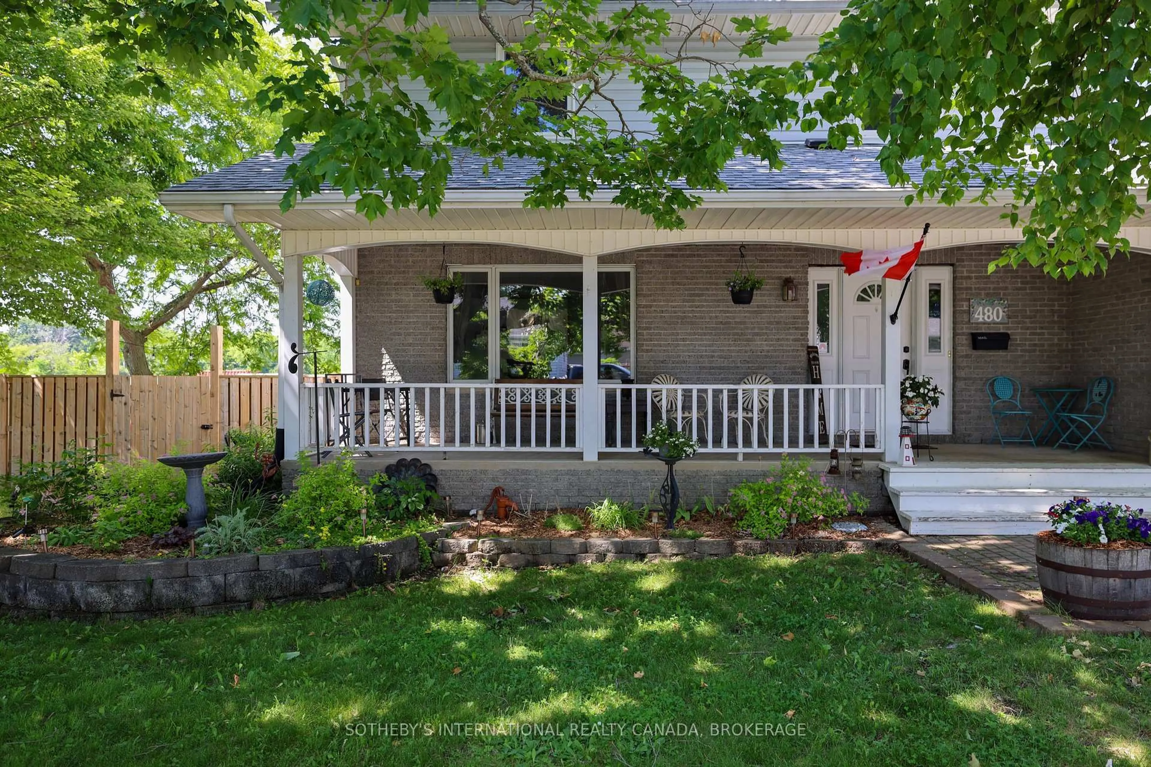 Home with vinyl exterior material, street for 480 Second St, Gananoque Ontario K7G 2K2