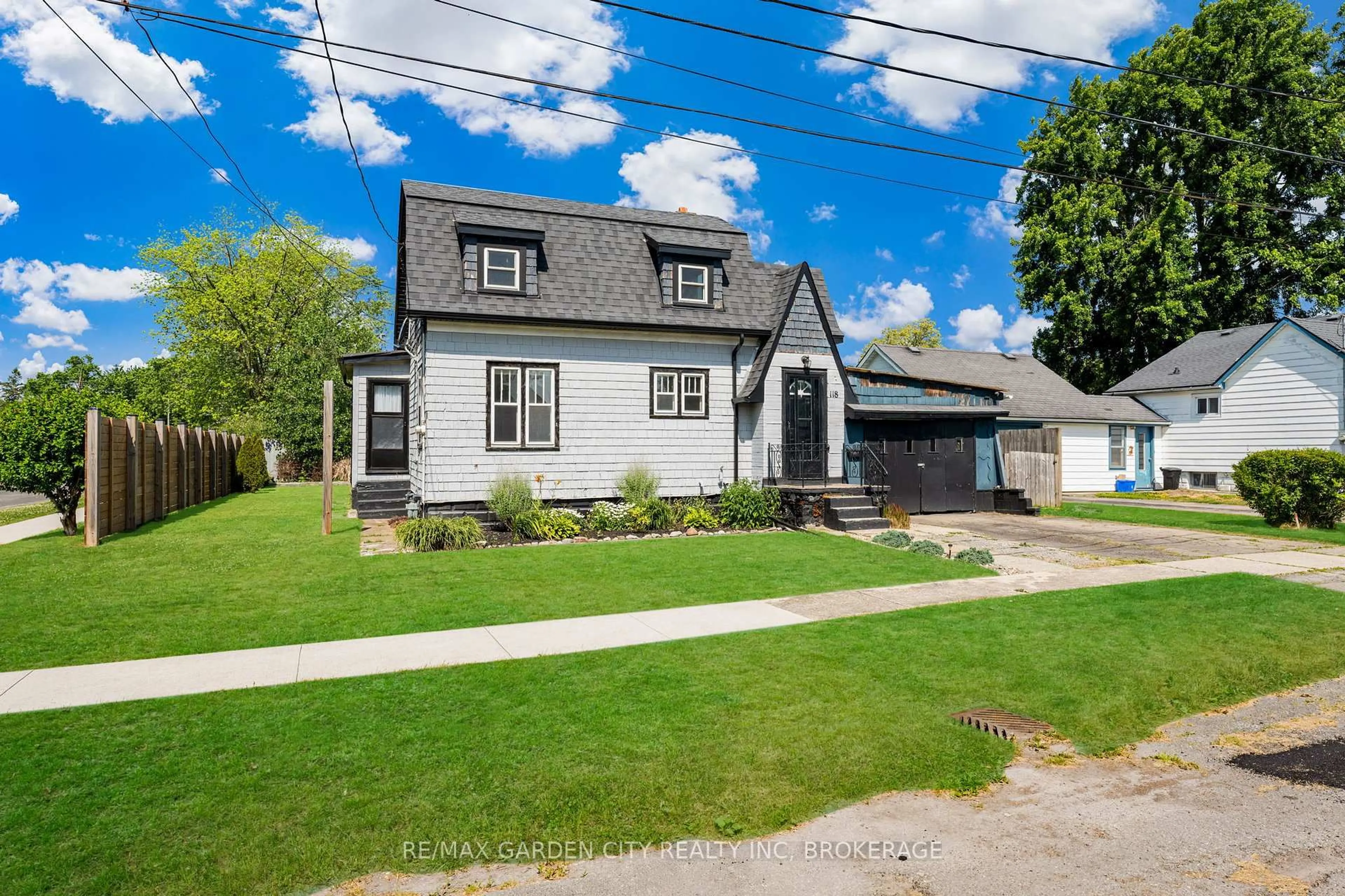 Unknown for 118 St Augustine Ave, Welland Ontario L3C 2K7