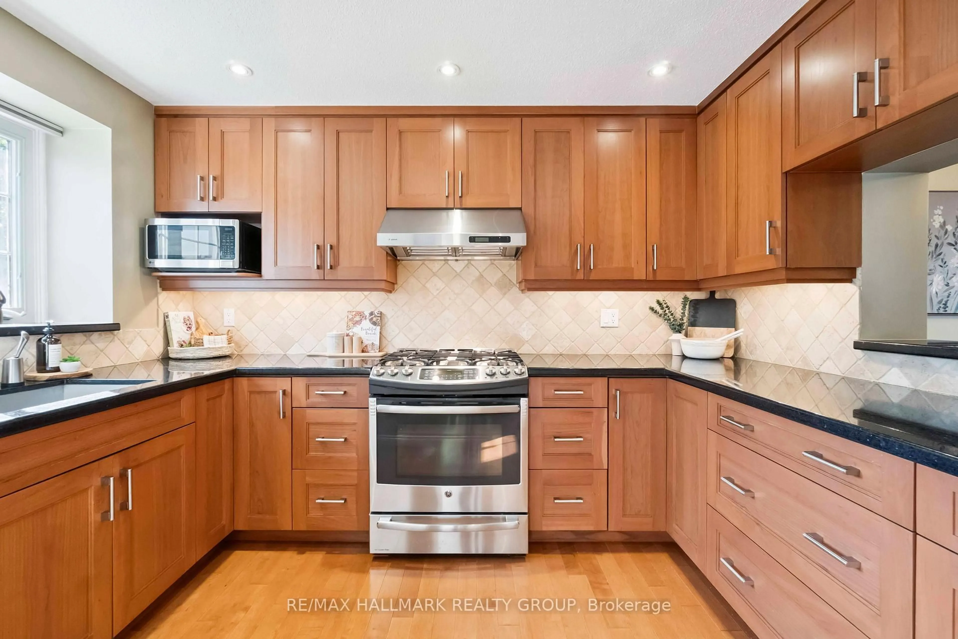 Standard kitchen, unknown for 14 Whelan Dr, Barrhaven Ontario K2J 2J9