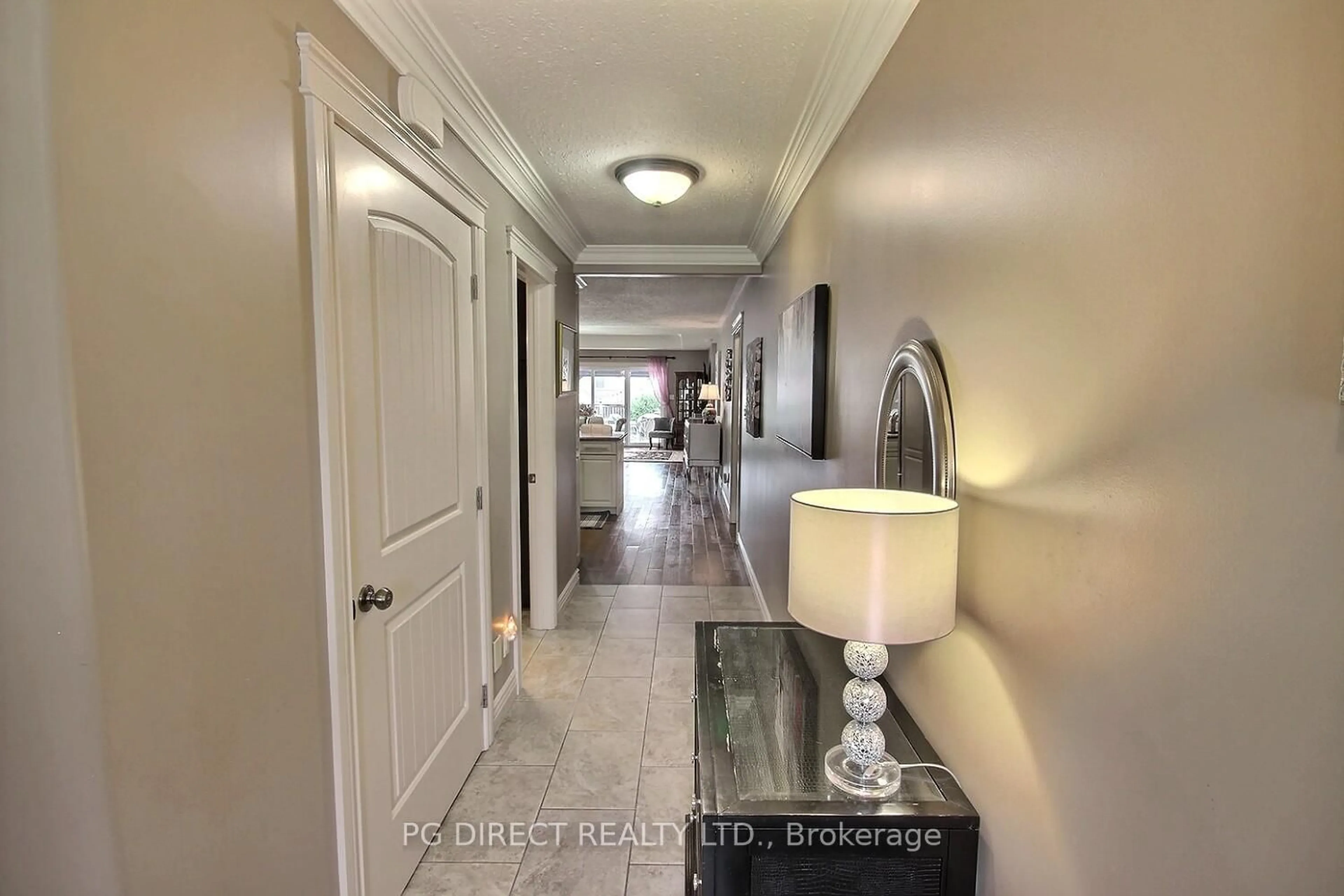 Indoor entryway for 5 Dufferin St, Brighton Ontario K0K 1H0