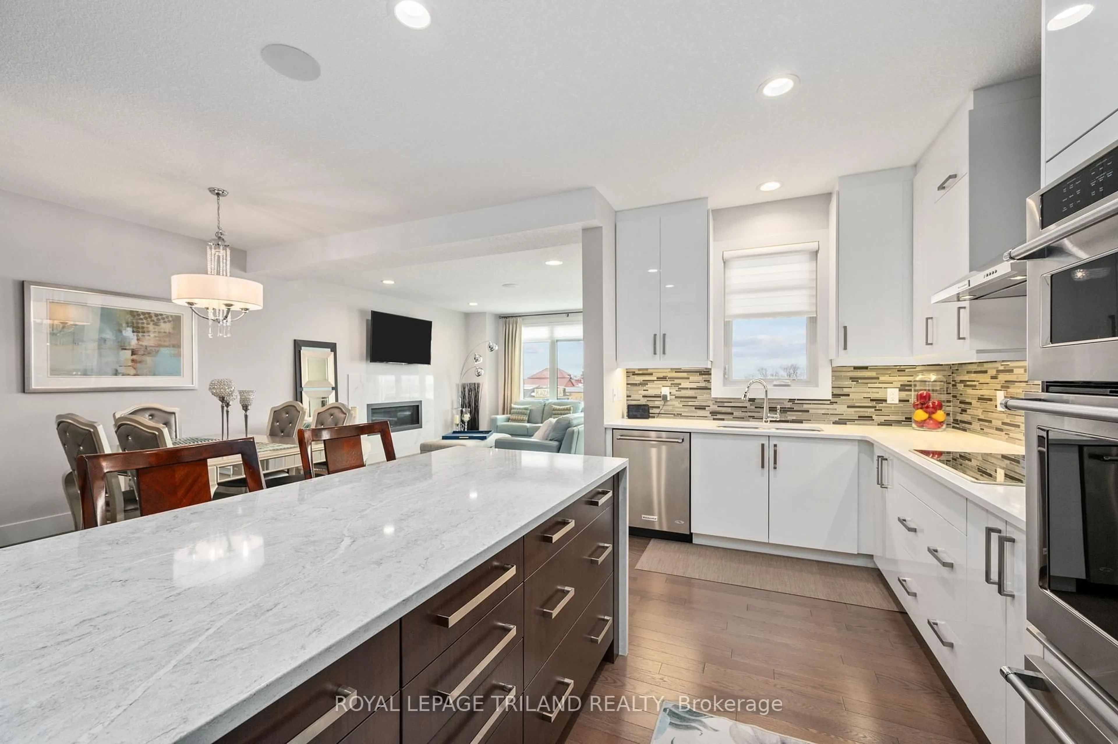 Open concept kitchen, ceramic/tile floor for 355 Edith Cavell Blvd #15, Central Elgin Ontario N5L 0A3