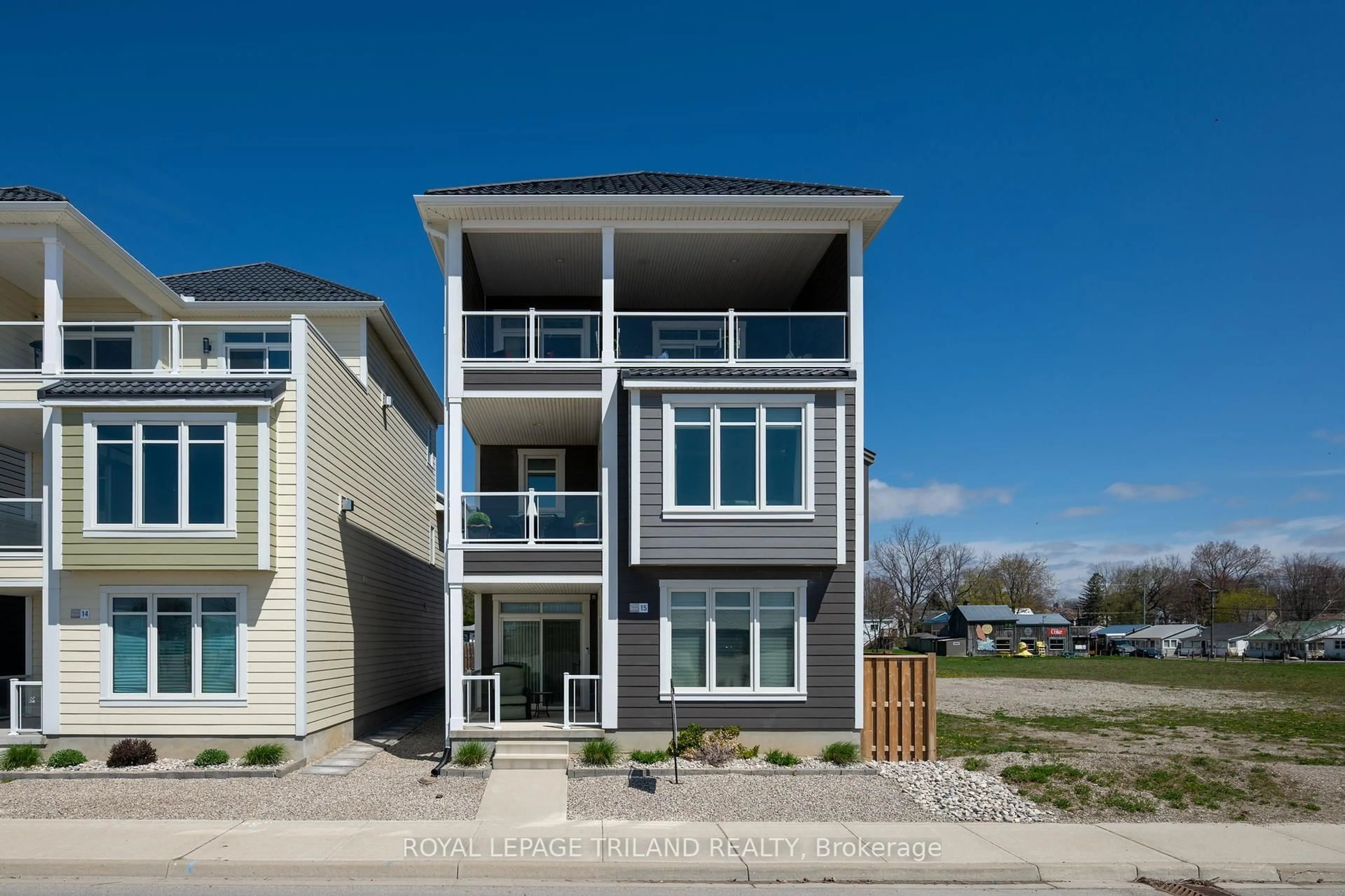 Home with vinyl exterior material, unknown for 355 Edith Cavell Blvd #15, Central Elgin Ontario N5L 0A3