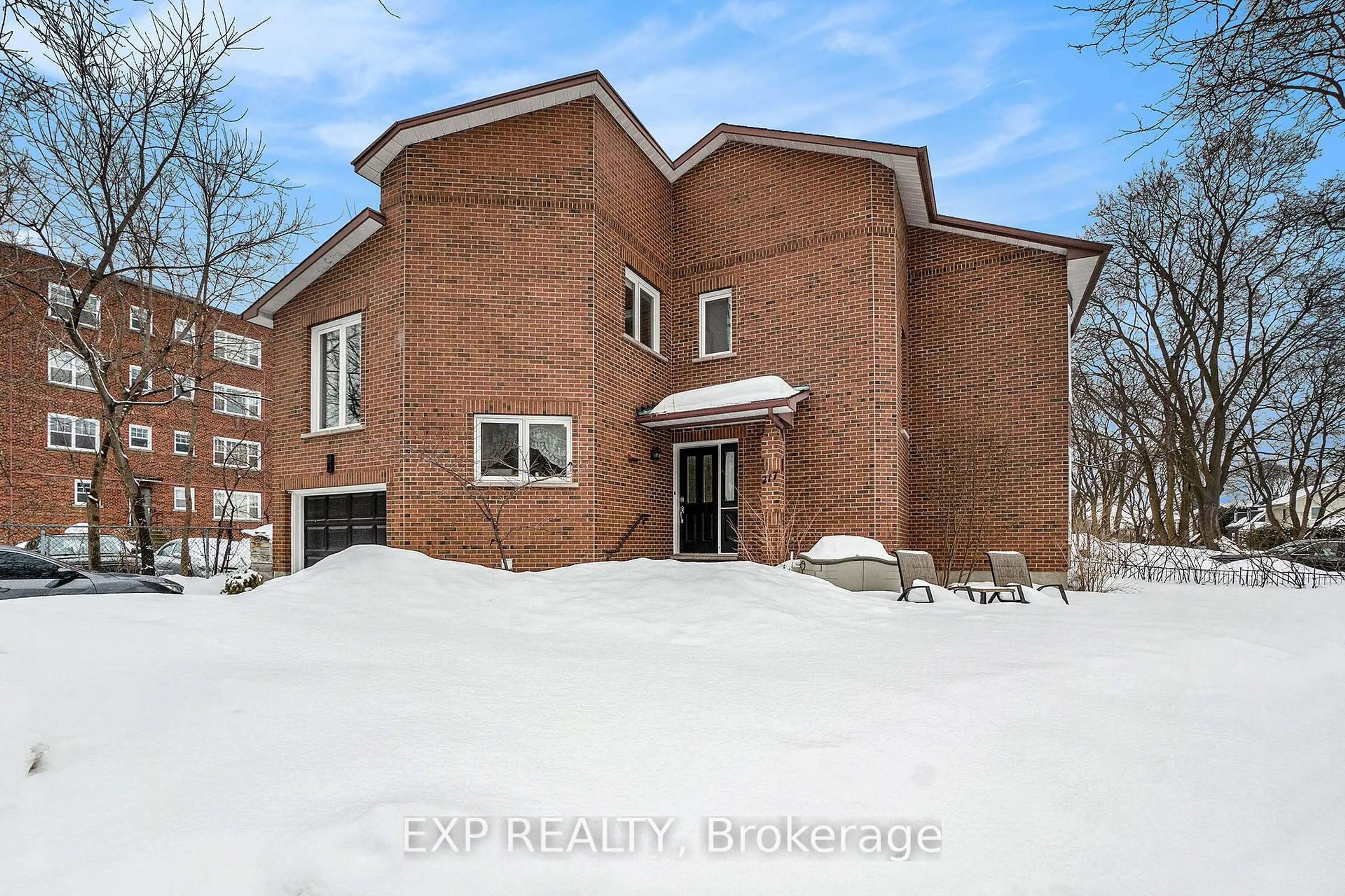 Home with brick exterior material, building for 217 Dovercourt Ave, Ottawa Ontario K1Z 7H3