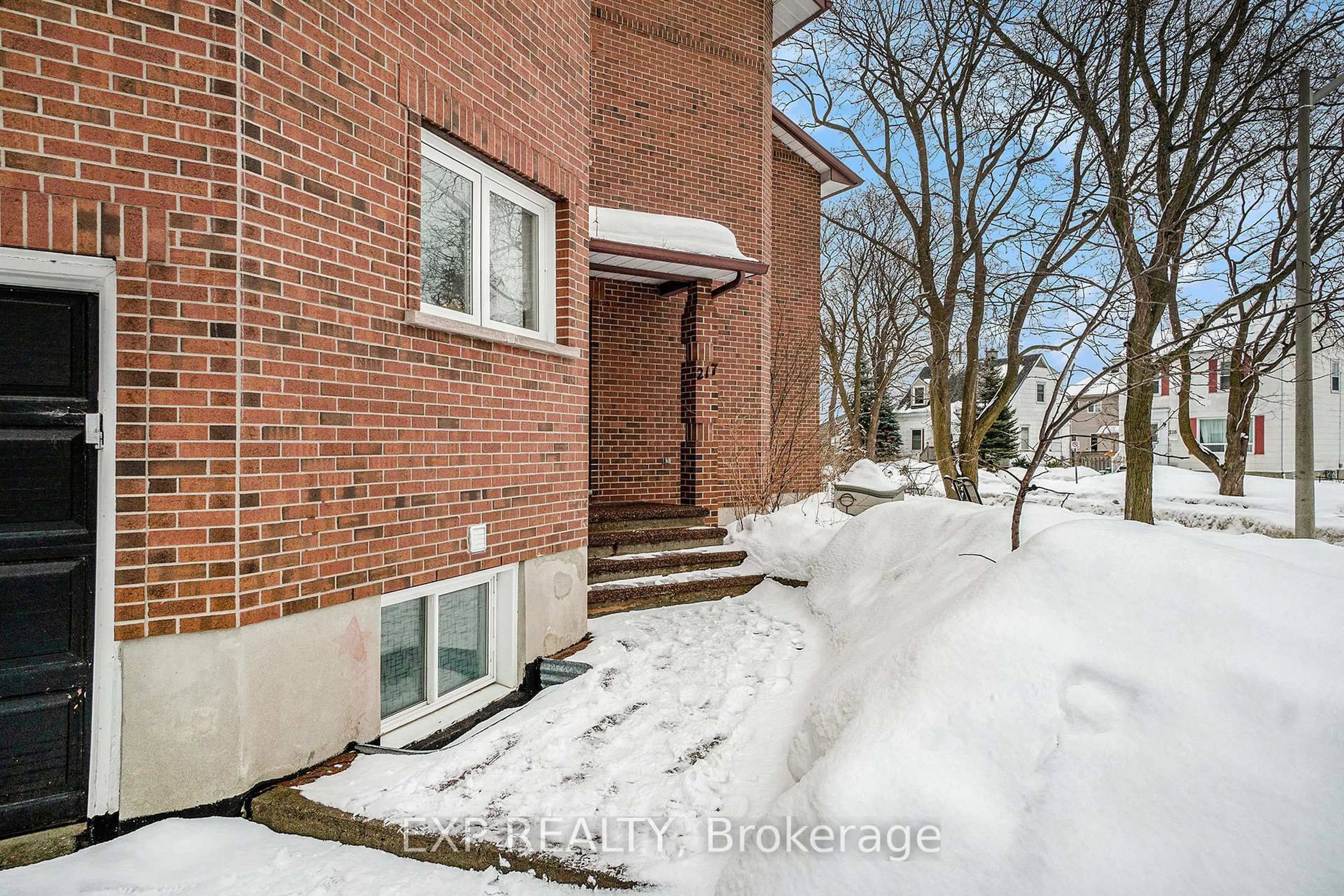 Unknown for 217 Dovercourt Ave, Ottawa Ontario K1Z 7H3