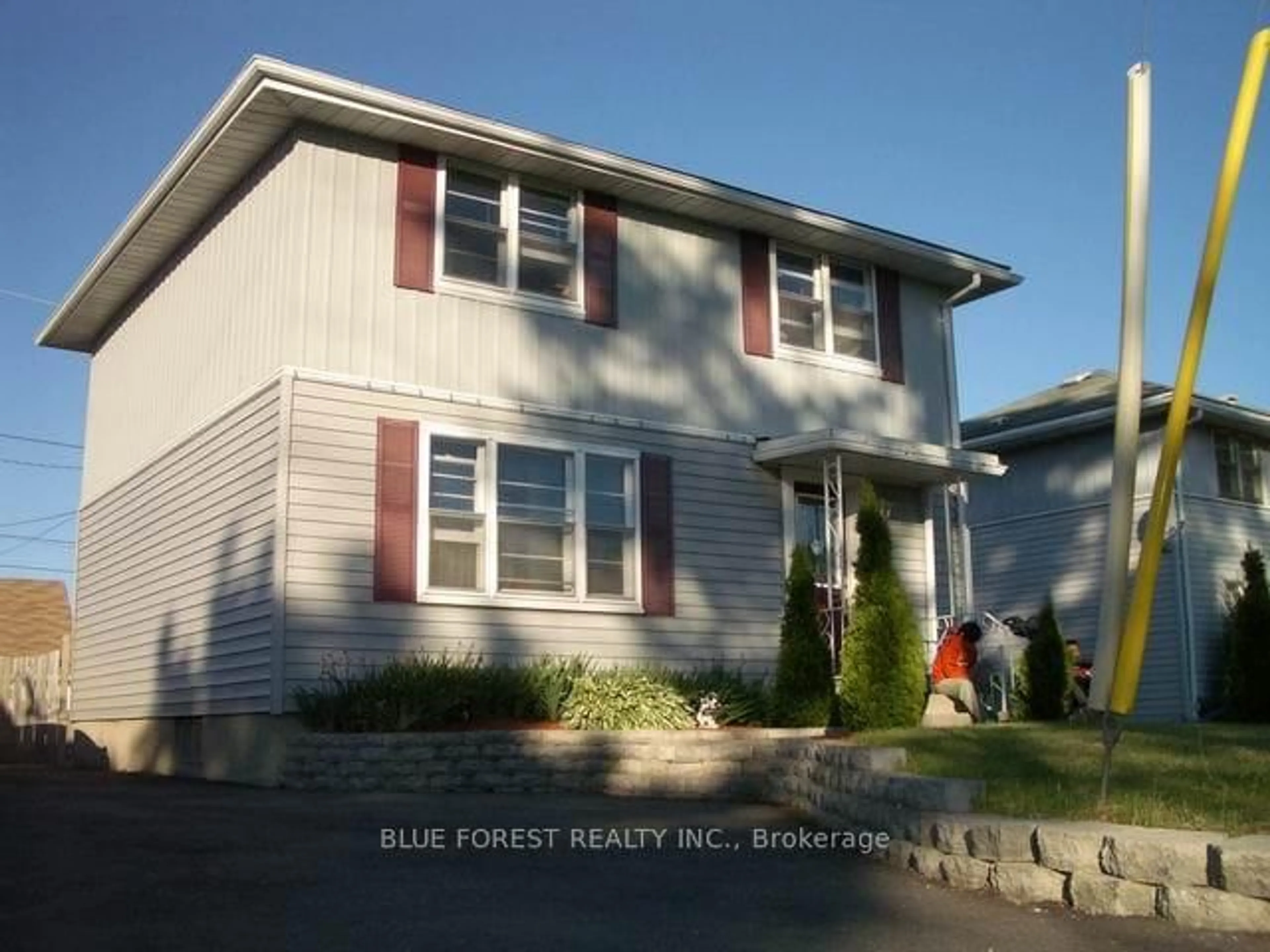 Home with vinyl exterior material, unknown for 40 Wistow St, London East Ontario N5Y 1E1