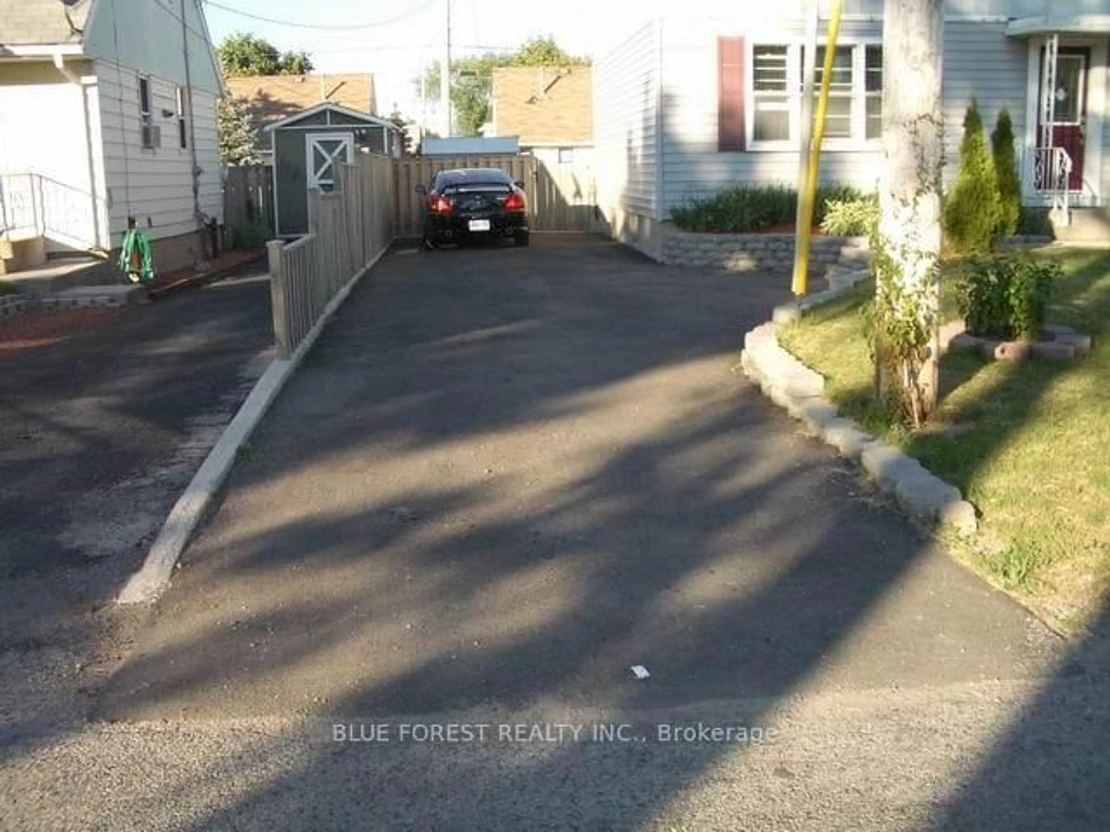 Parking for 40 Wistow St, London East Ontario N5Y 1E1