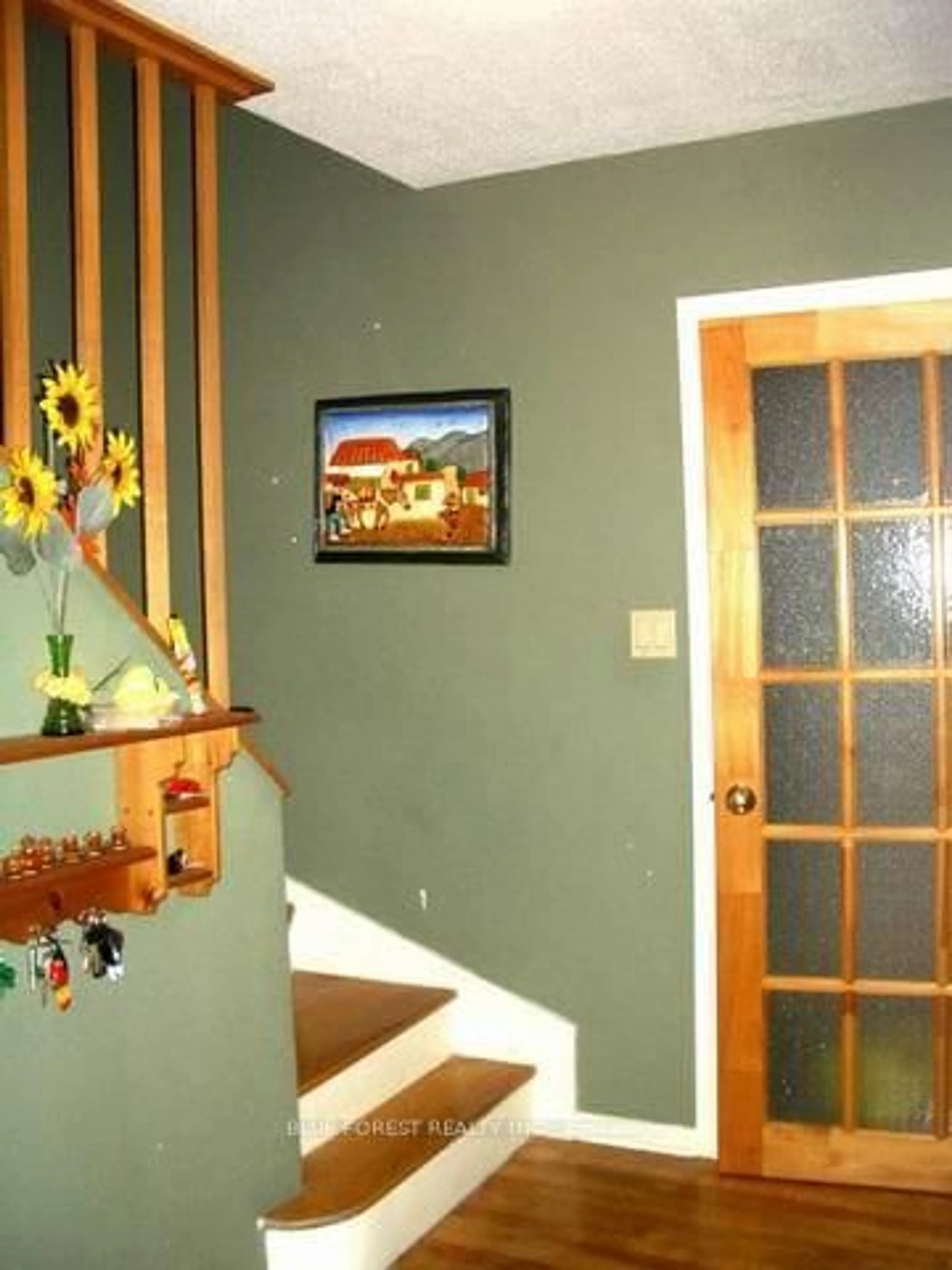 Indoor entryway for 40 Wistow St, London East Ontario N5Y 1E1