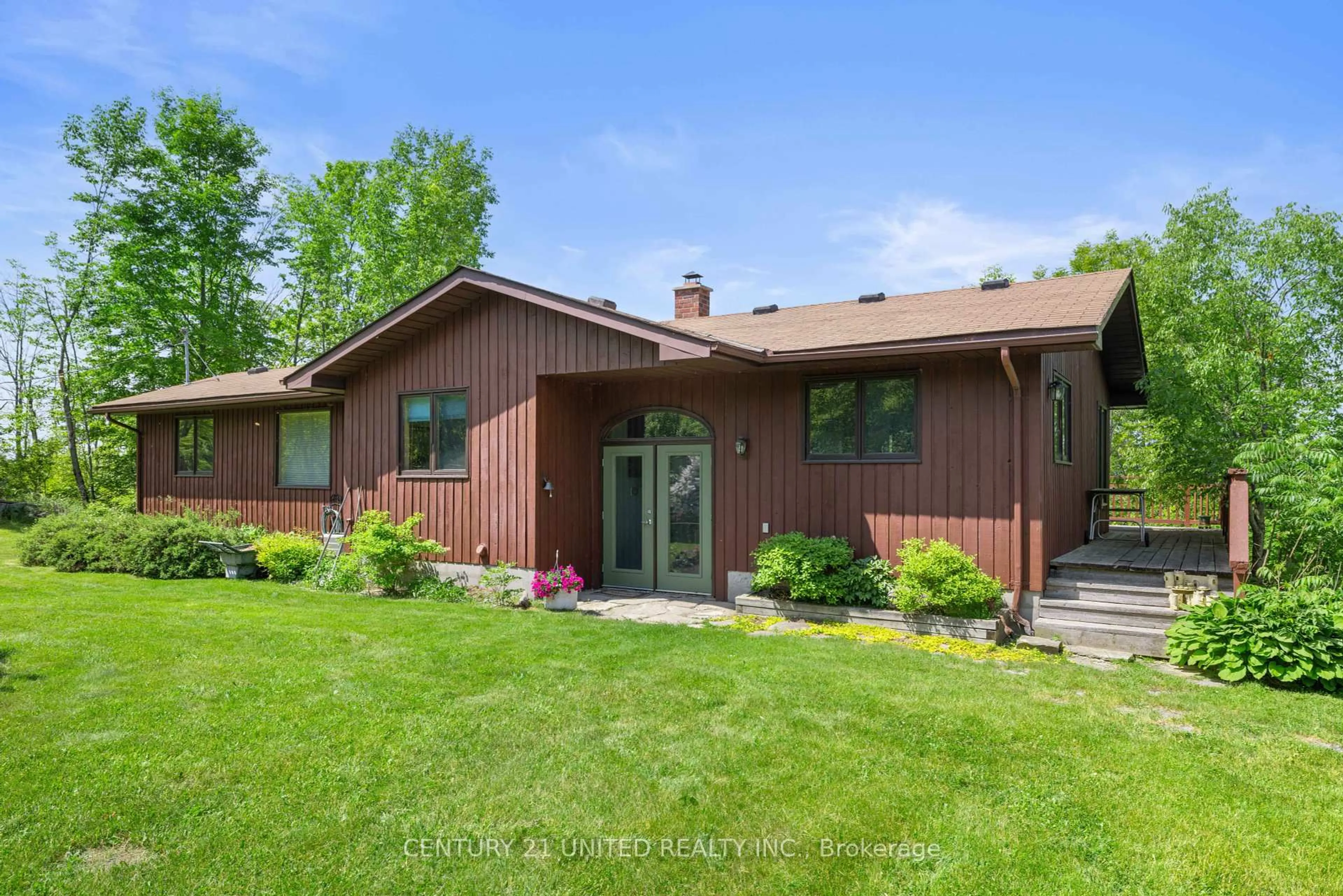 Home with brick exterior material, unknown for 715 Northey's Bay Rd, North Kawartha Ontario K0L 3E0