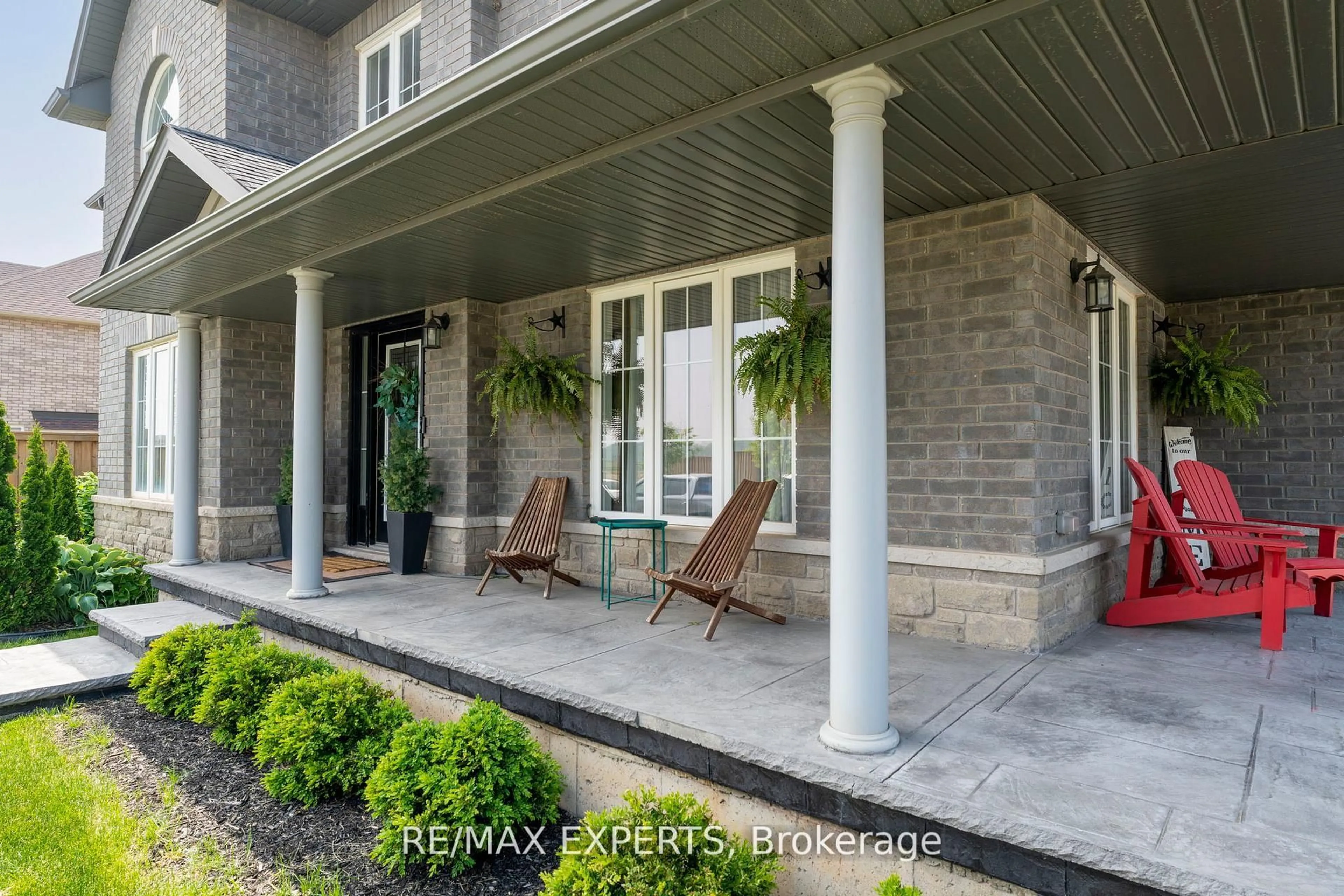 Indoor entryway for 316 Dalgleish Tr, Hamilton Ontario L0R 1P0