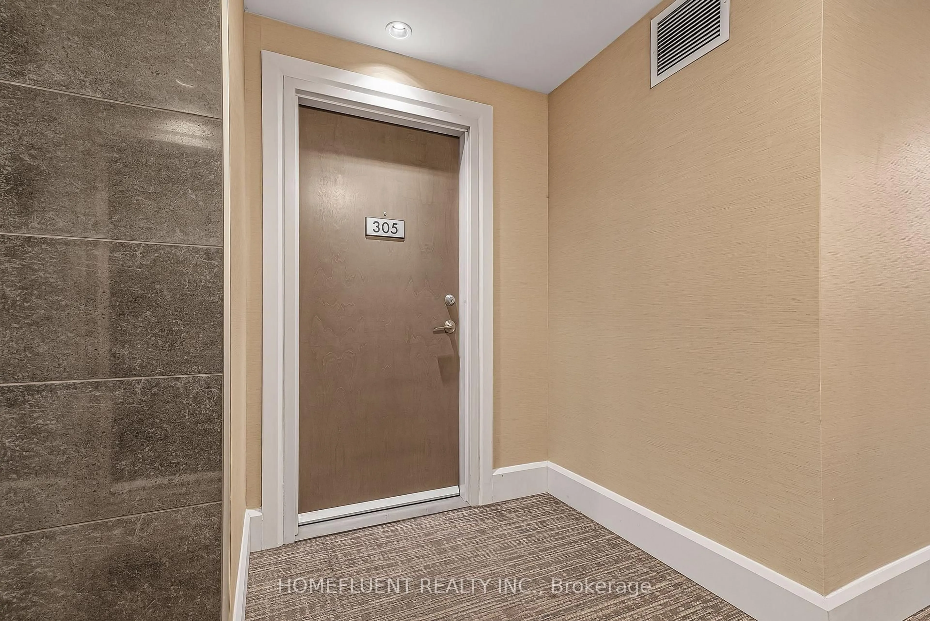 Indoor entryway for 10 Rosemount Ave #305, Ottawa Ontario K1Y 4G9