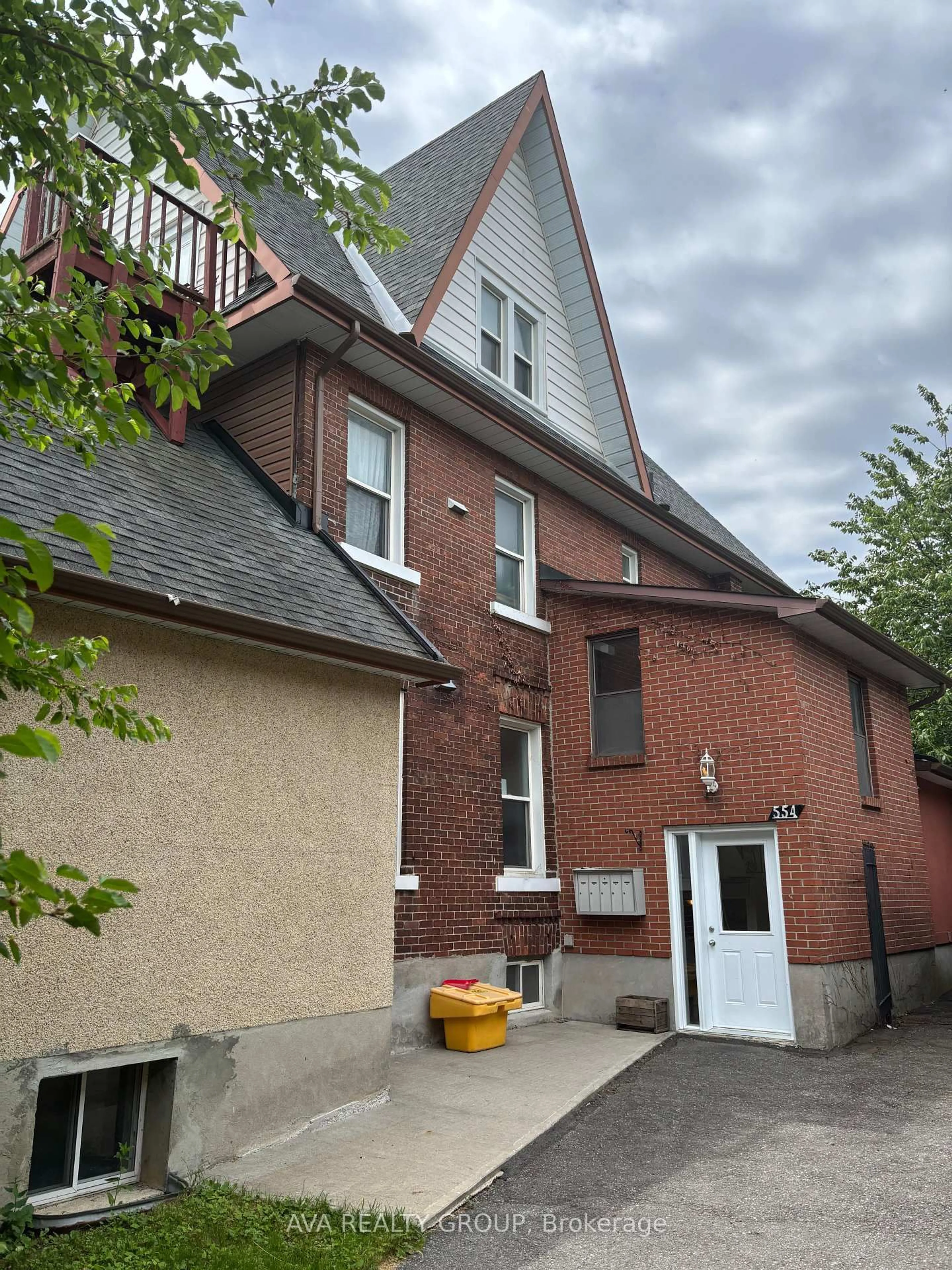 Unknown for 554 Highcroft Ave, Ottawa Ontario K1Z 5J5