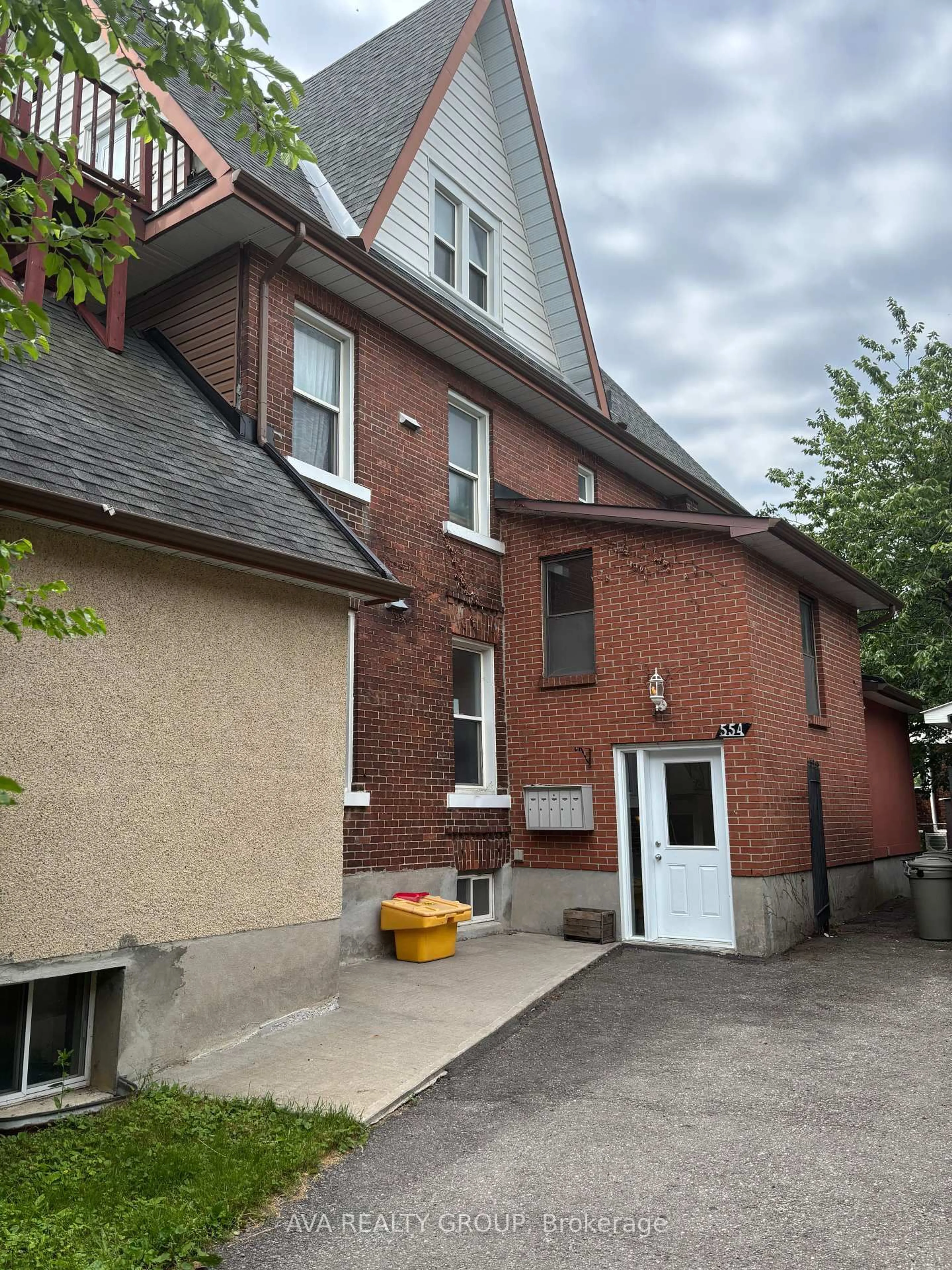 Unknown for 554 Highcroft Ave, Ottawa Ontario K1Z 5J5