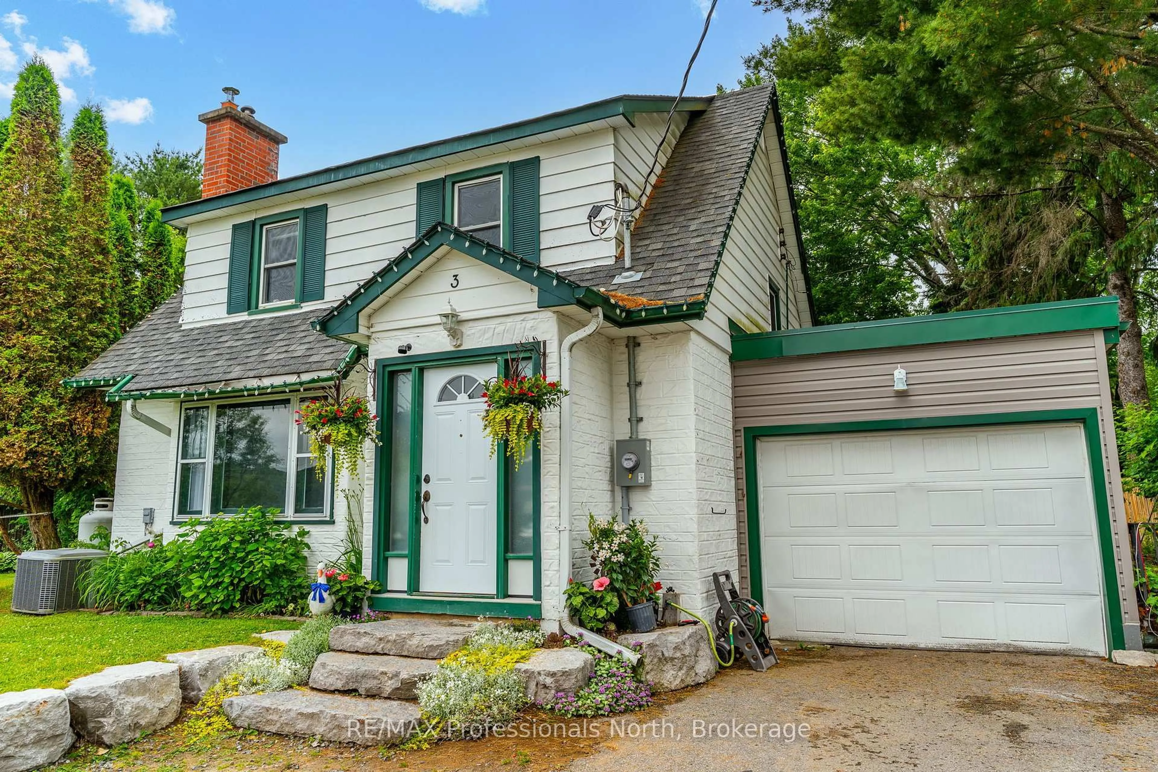 Home with vinyl exterior material, street for 3 McLeod St, Minden Hills Ontario K0M 2K0
