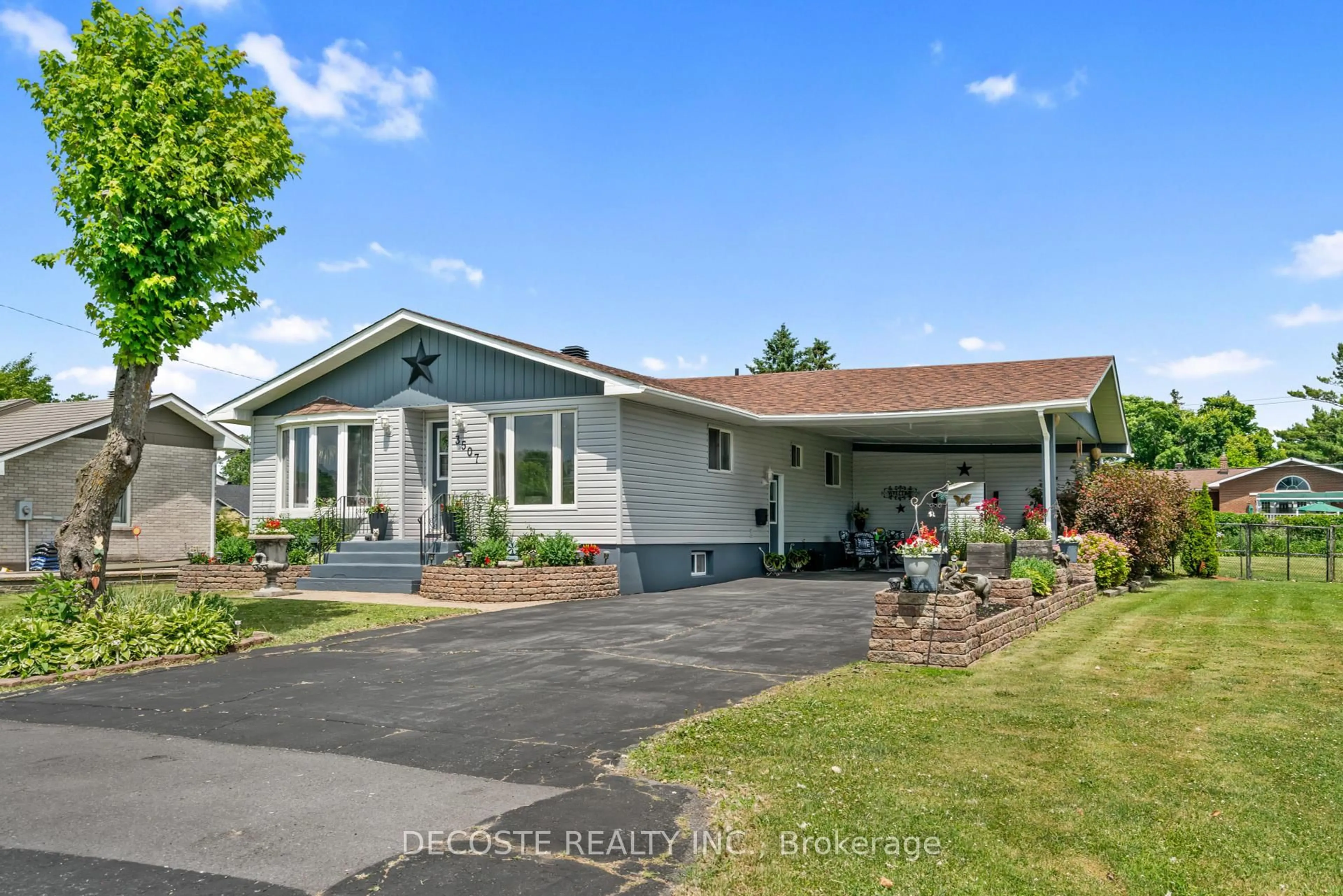 Home with vinyl exterior material, street for 3507 Thomas St, South Stormont Ontario K6K 1P4