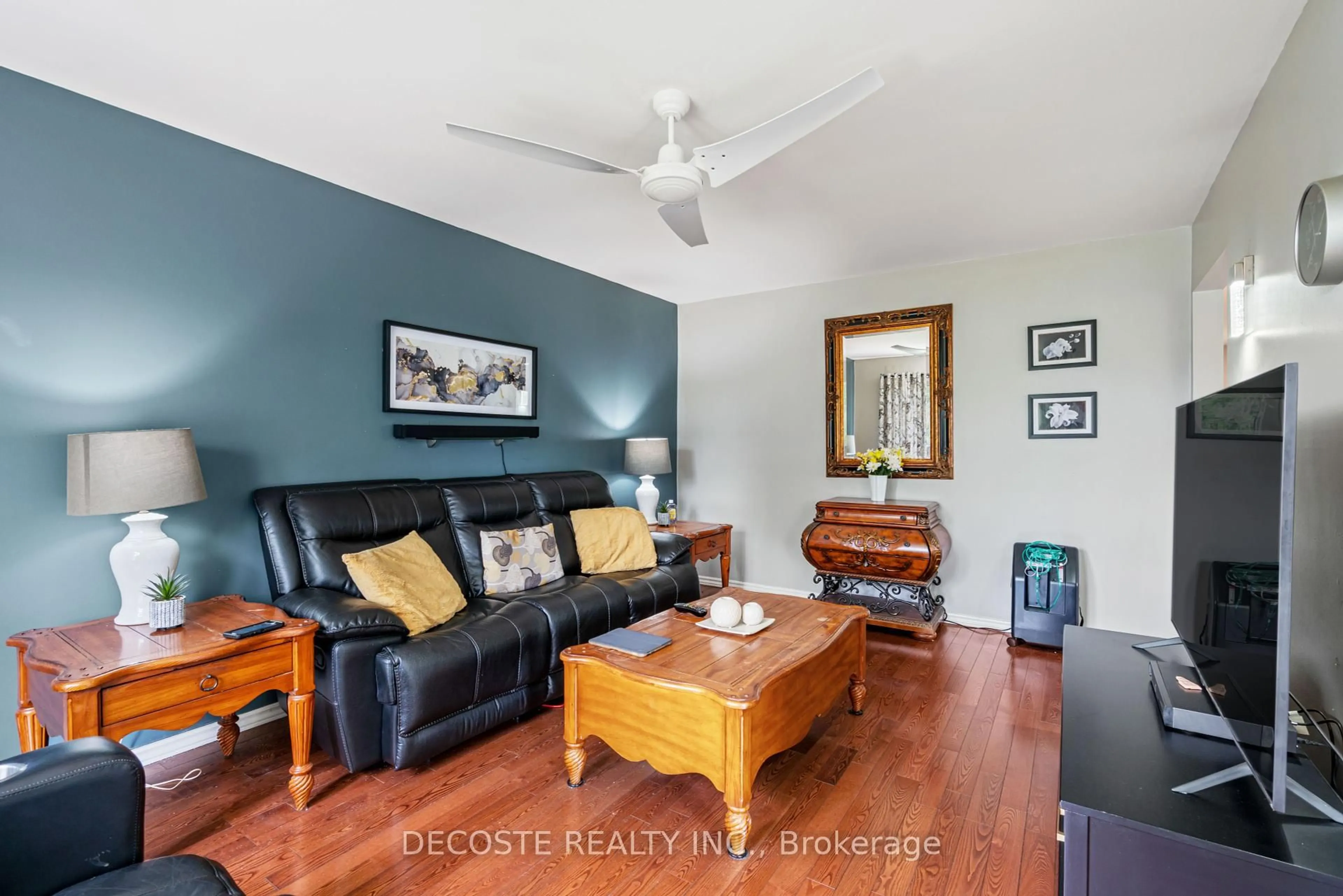 Living room with furniture, unknown for 3507 Thomas St, South Stormont Ontario K6K 1P4
