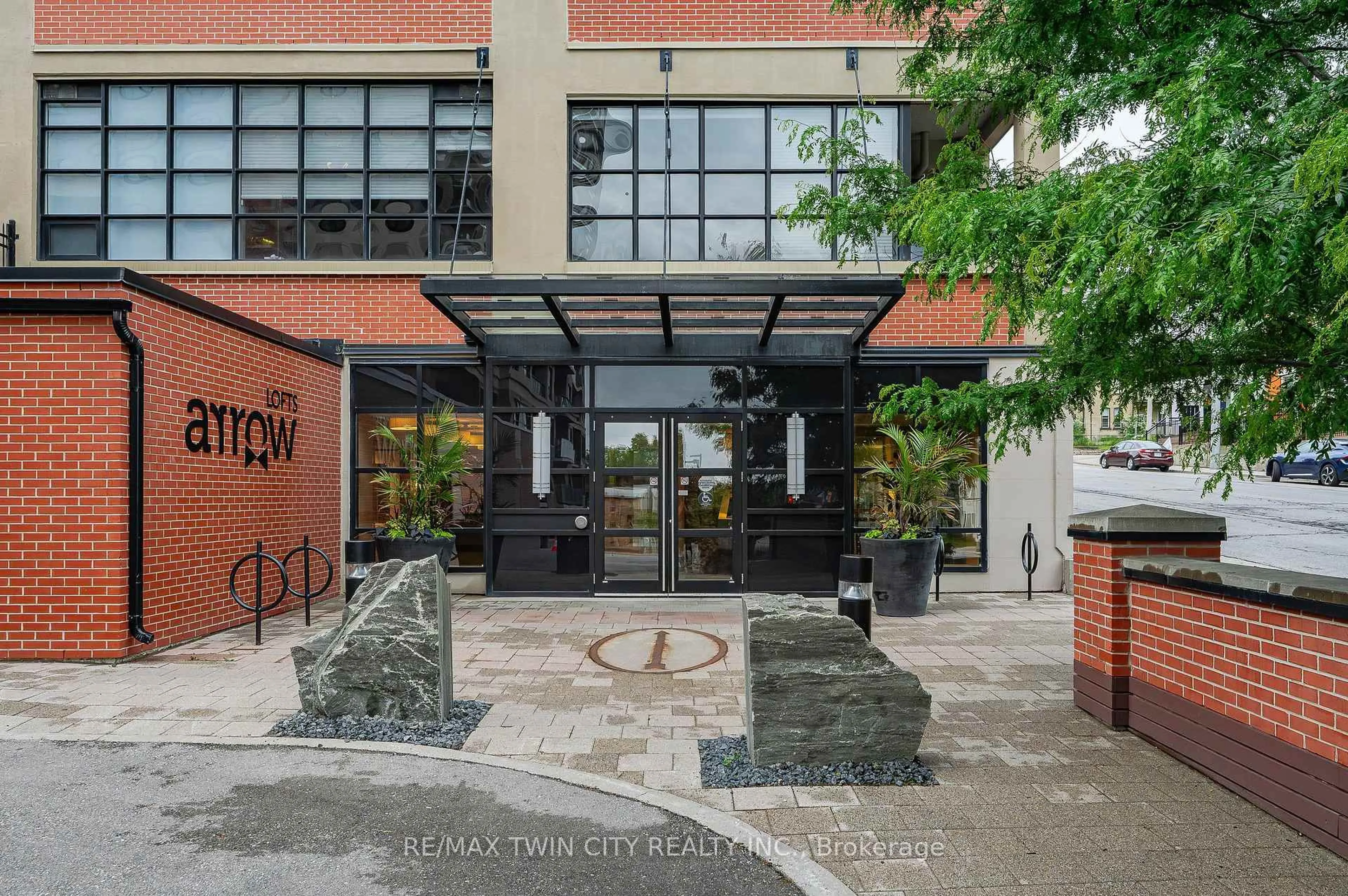 Unknown for 112 Benton St #612, Kitchener Ontario N2G 3H6