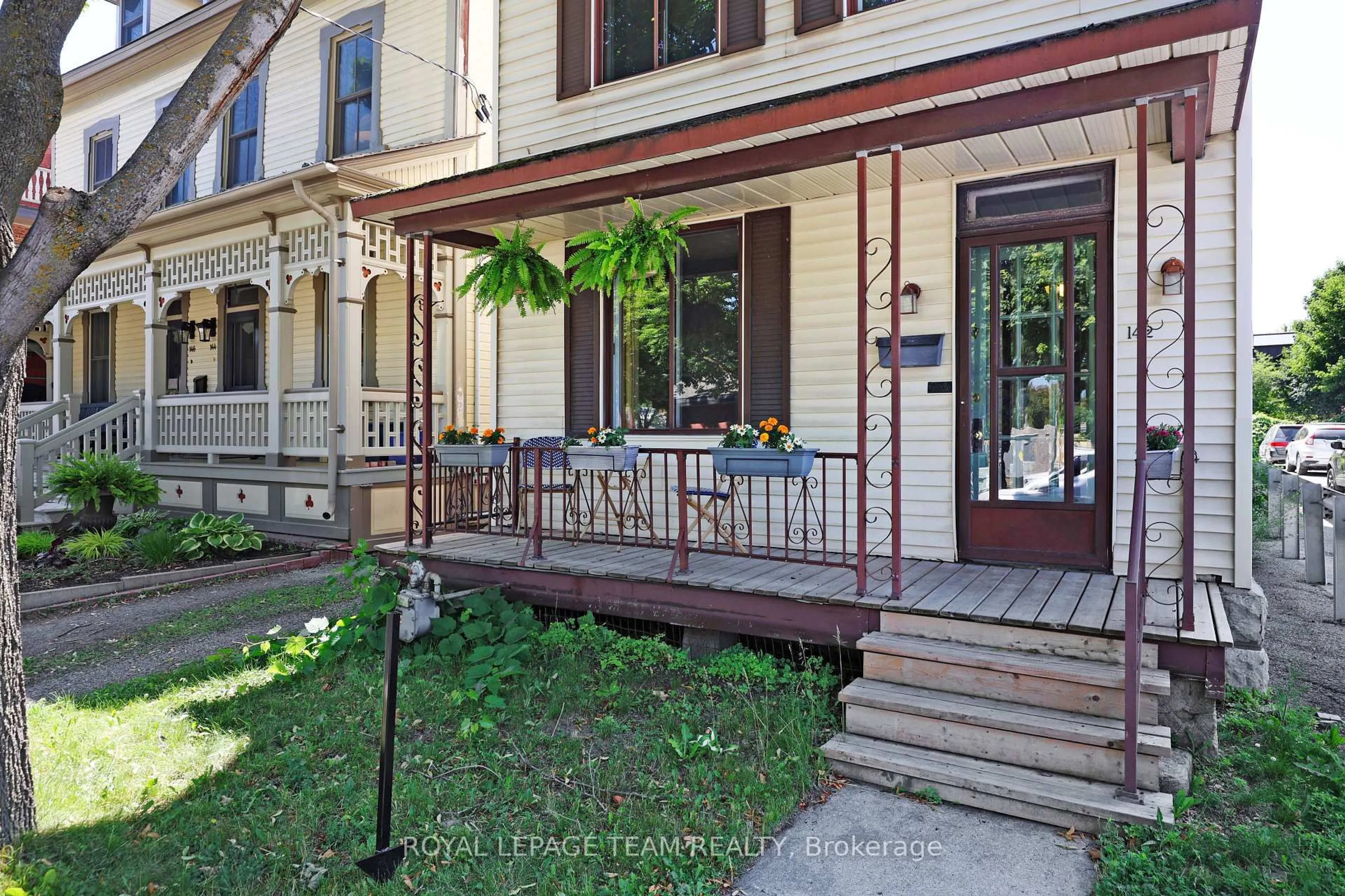 Patio, street for 142 Cathcart St, Ottawa Ontario K1N 5B8
