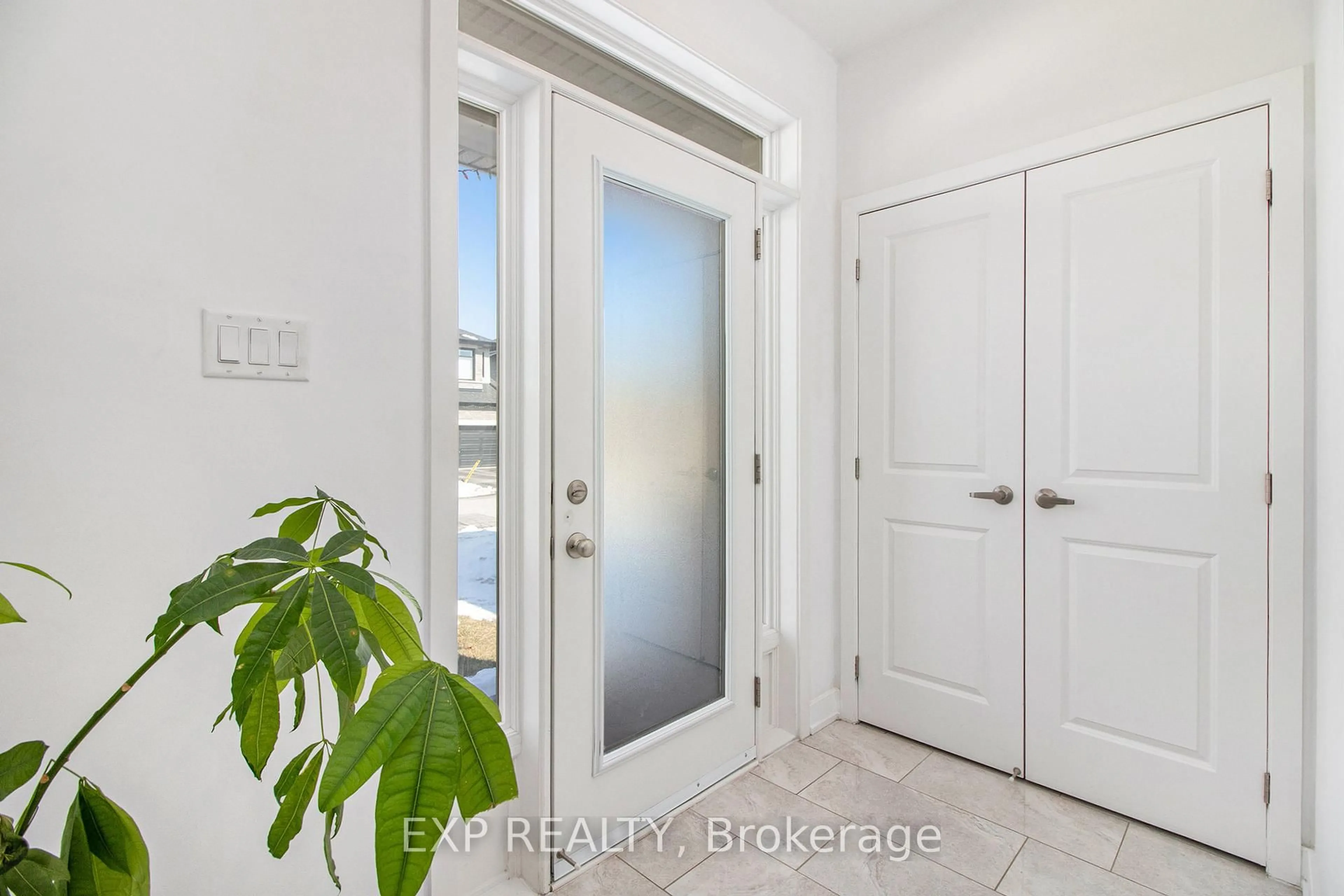 Indoor entryway for 908 Embankment St, Ottawa Ontario K2S 2P4
