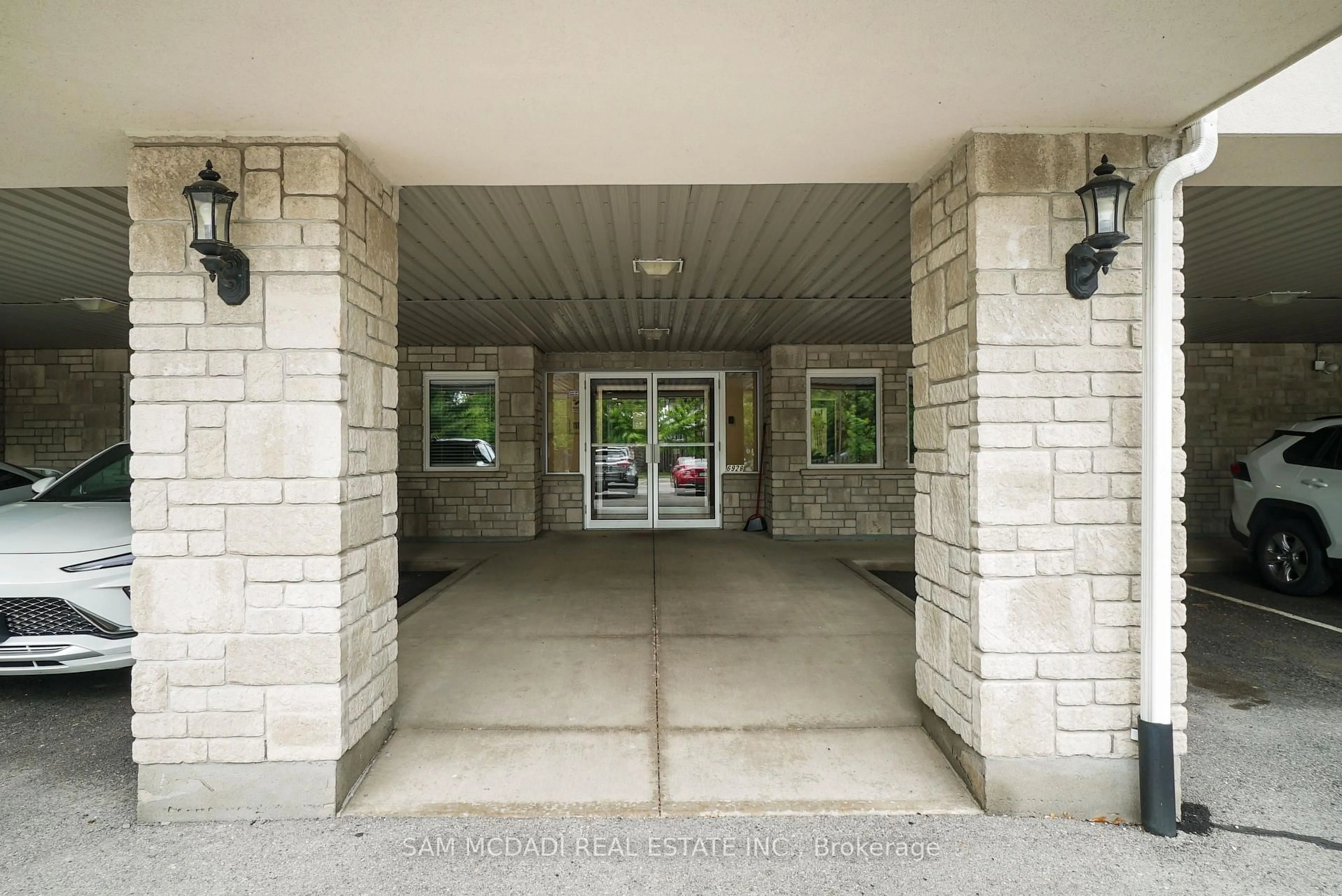 Unknown for 6928 Ailanthus Ave #303, Niagara Falls Ontario L2G 4C8