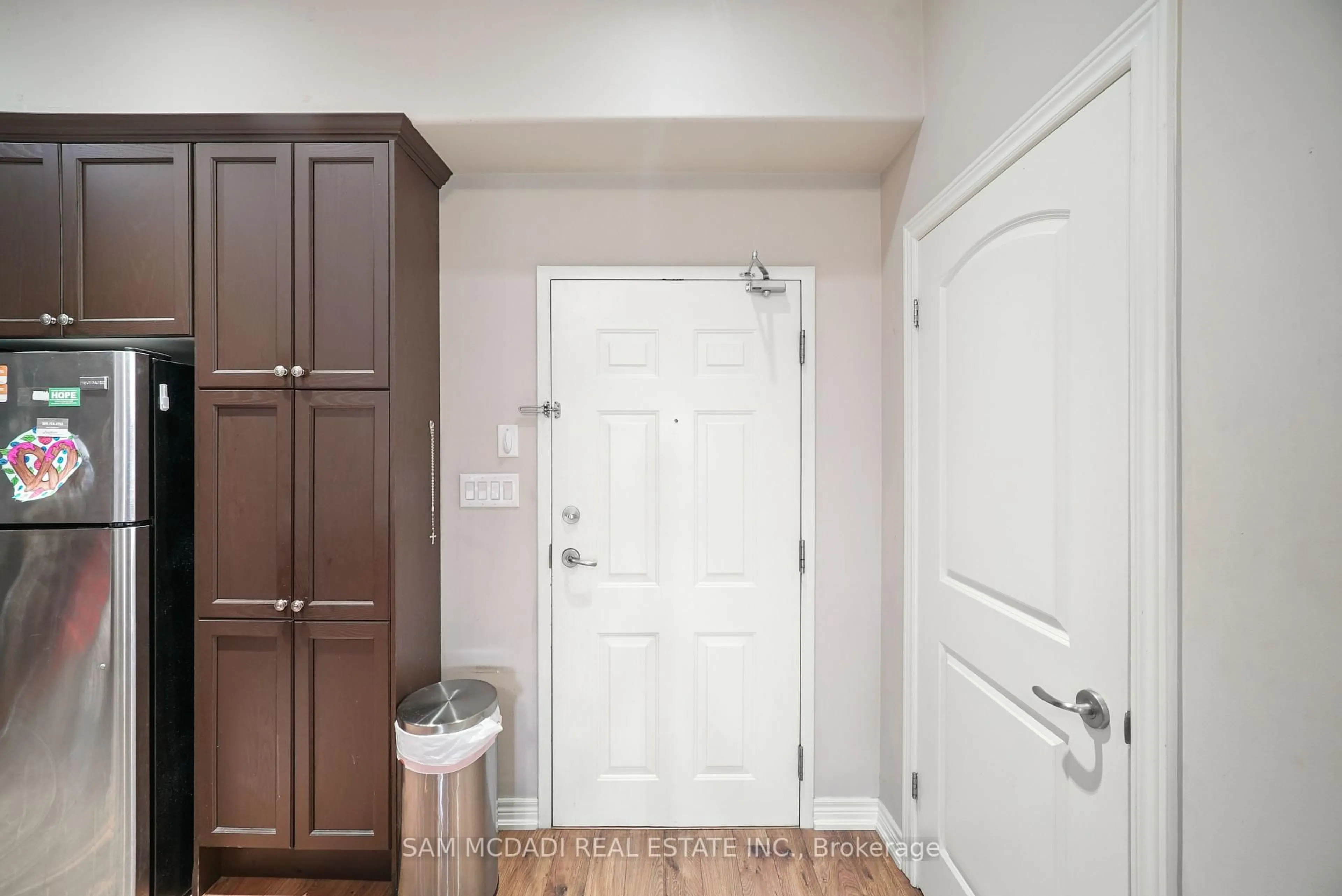Indoor entryway for 6928 Ailanthus Ave #303, Niagara Falls Ontario L2G 4C8