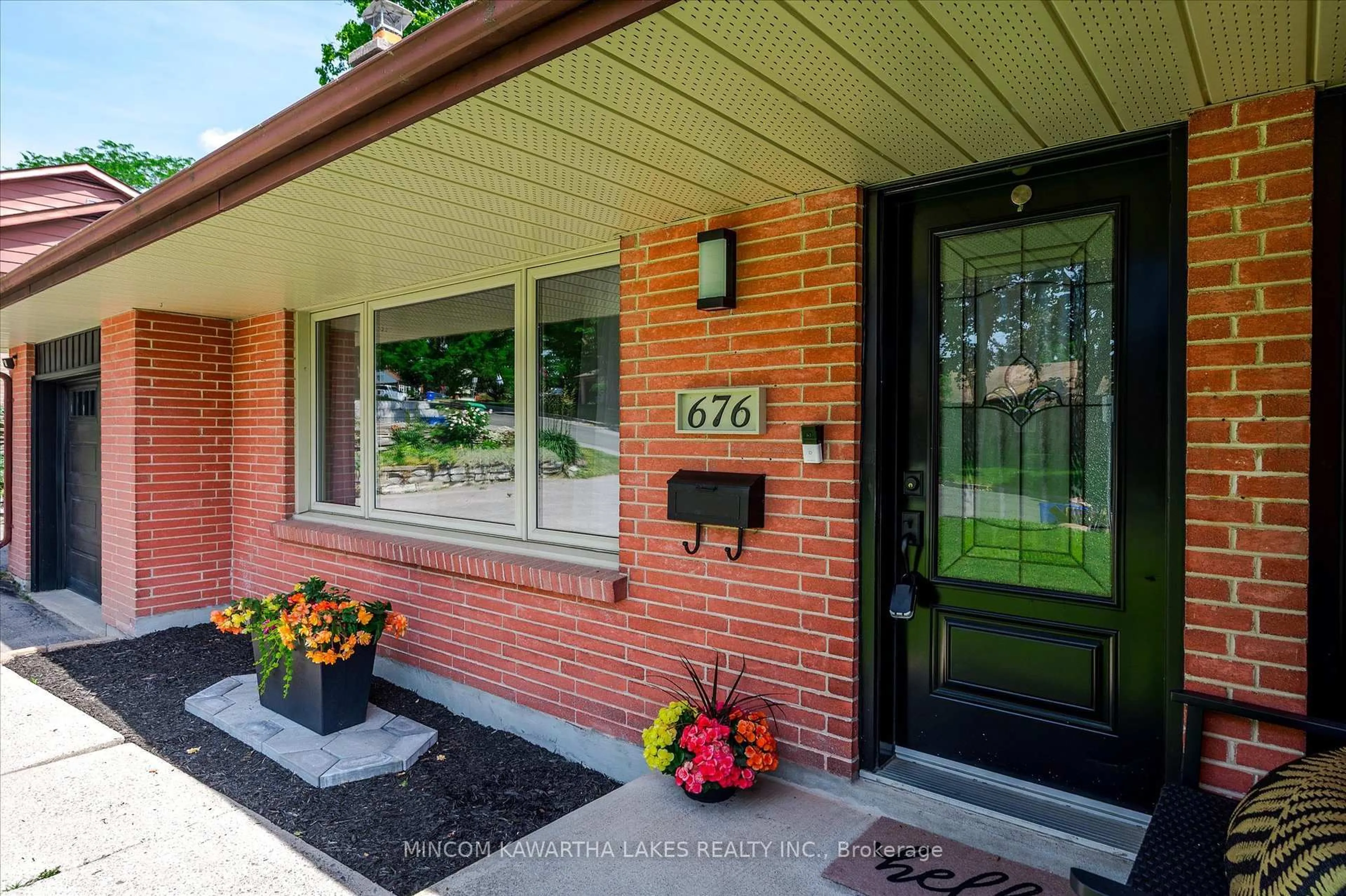 Home with brick exterior material, street for 676 Victory Cres, Peterborough Central Ontario K9J 4T3