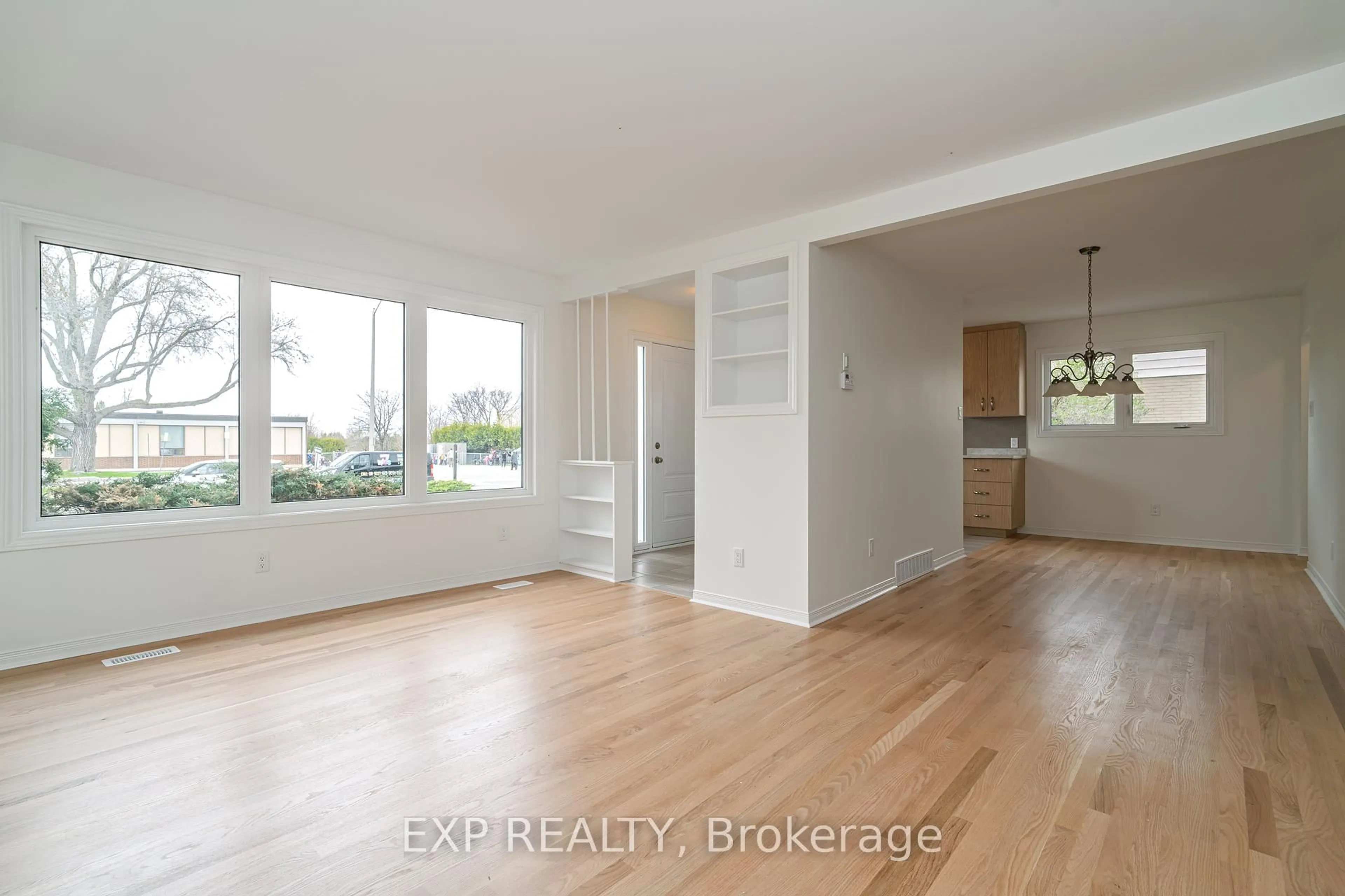 Unknown for 120 Knoxdale Rd, Ottawa Ontario K2G 1A7