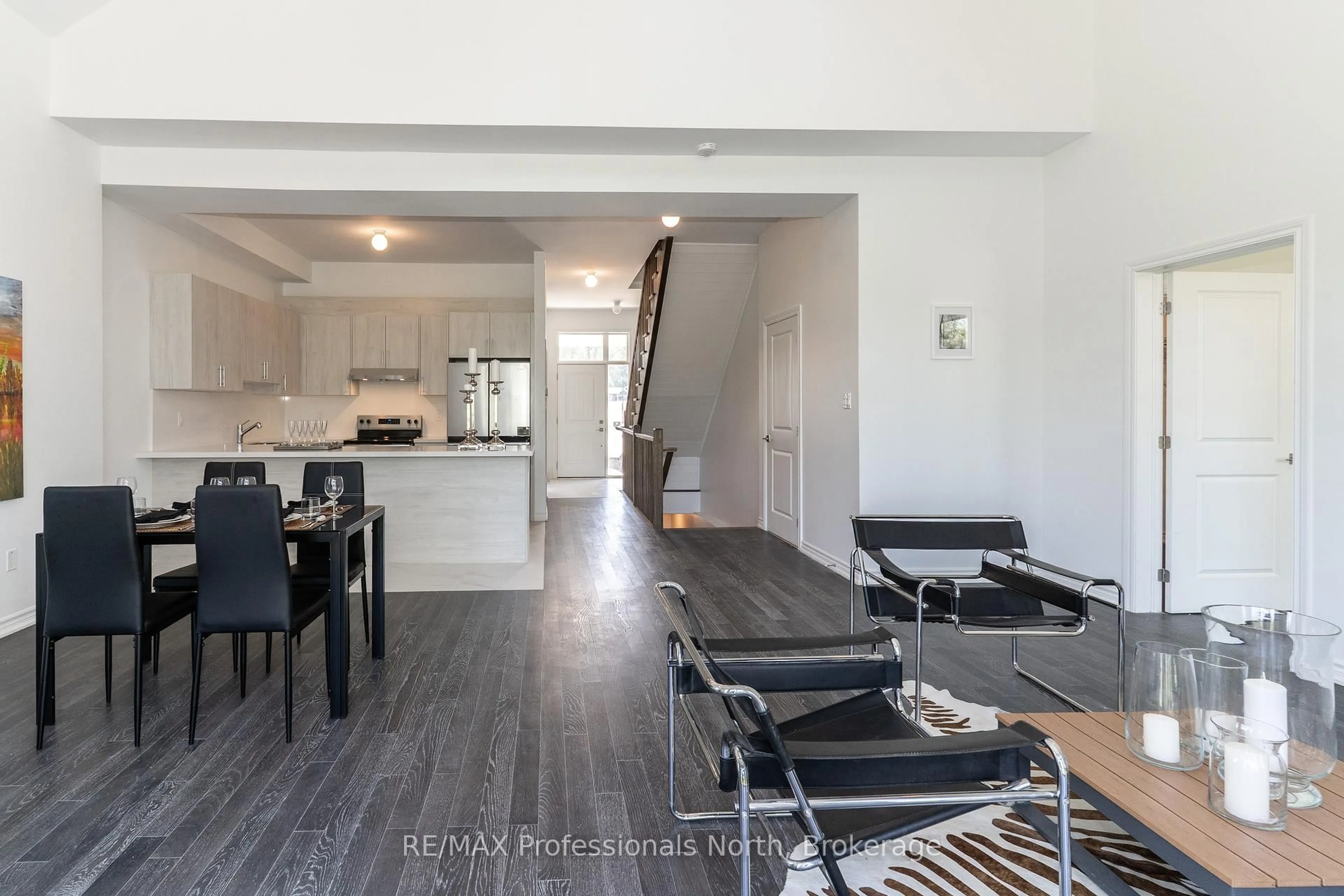 Open concept kitchen, unknown for 21 Turnberry Crt, Bracebridge Ontario P1L 0N5